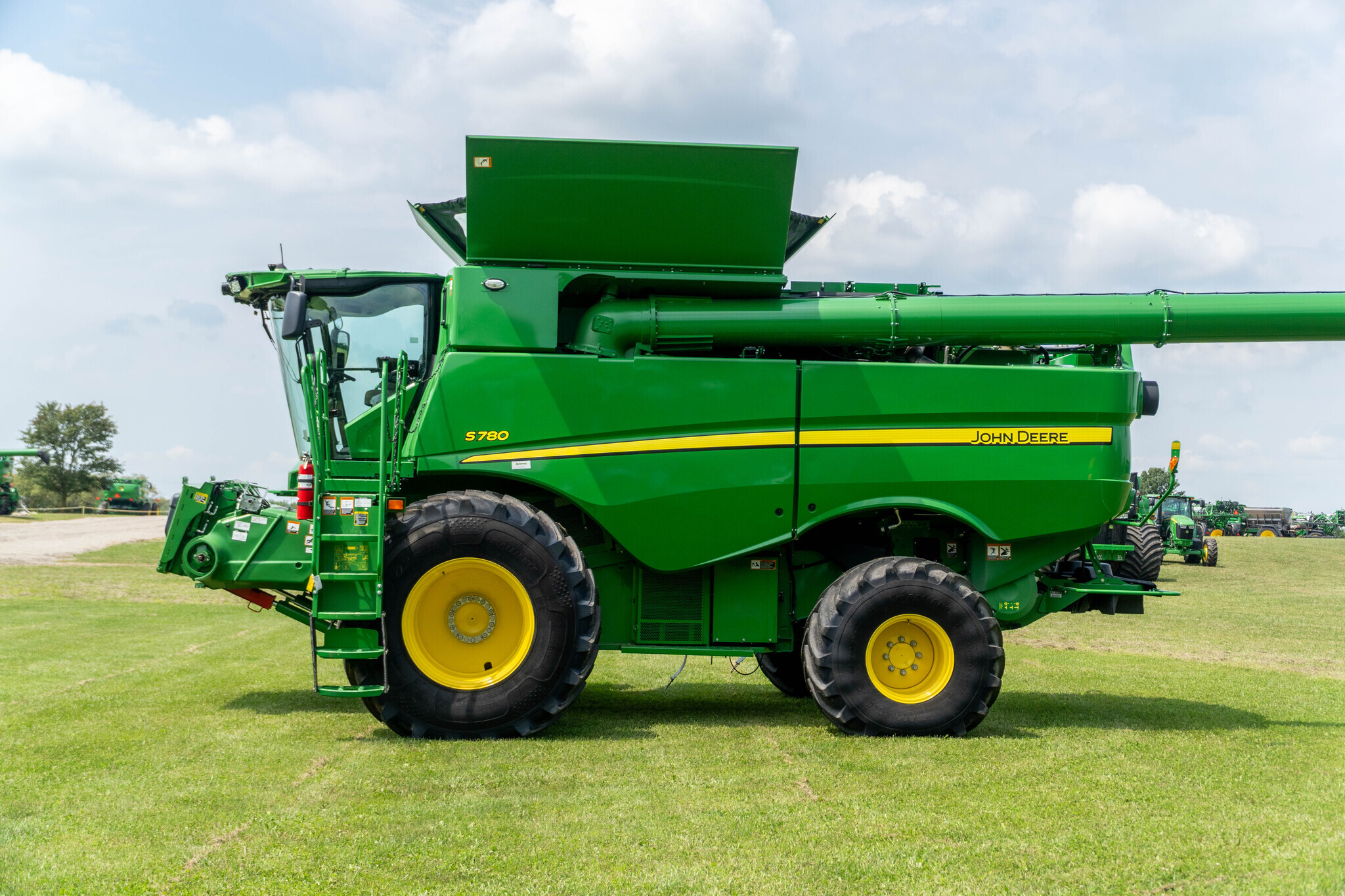 2023 John Deere S780 Combine