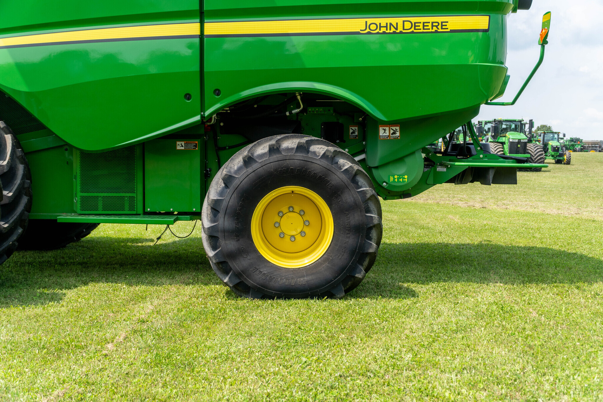 2023 John Deere S780 Combine