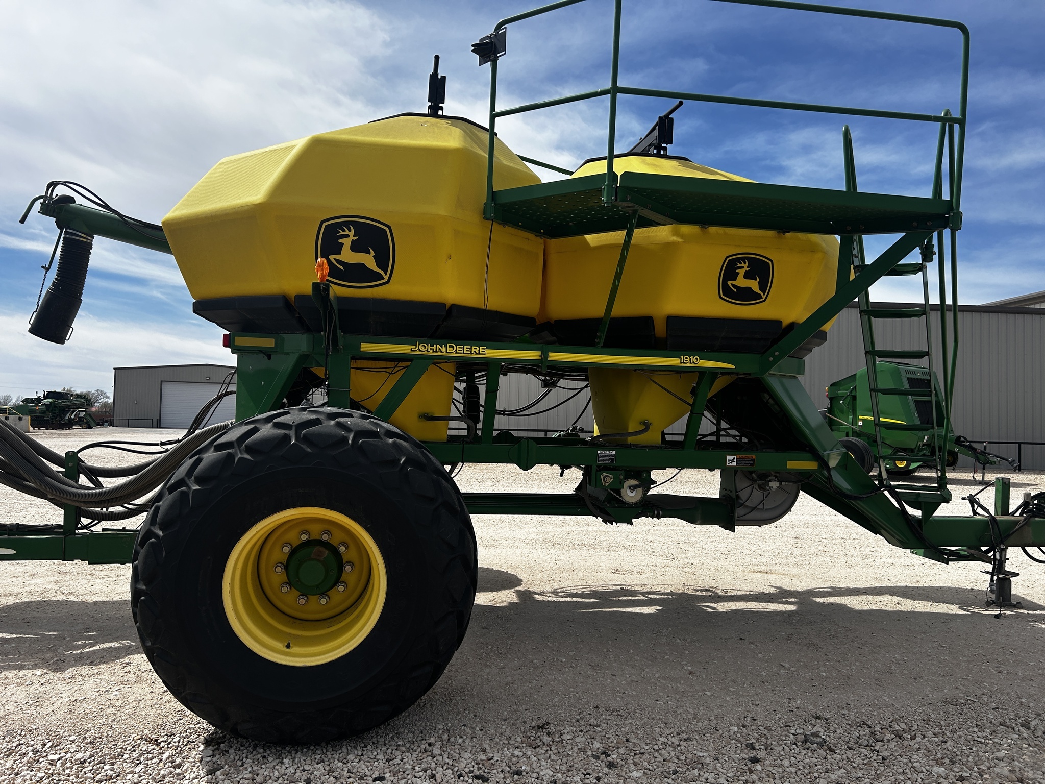2007 John Deere 1890 Air Seeder