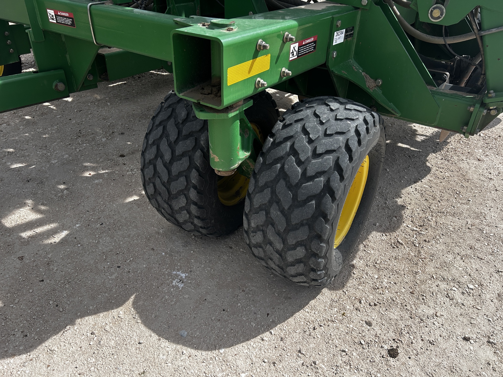 2007 John Deere 1890 Air Seeder