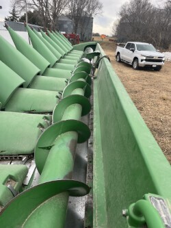 2015 John Deere 612C Corn Head
