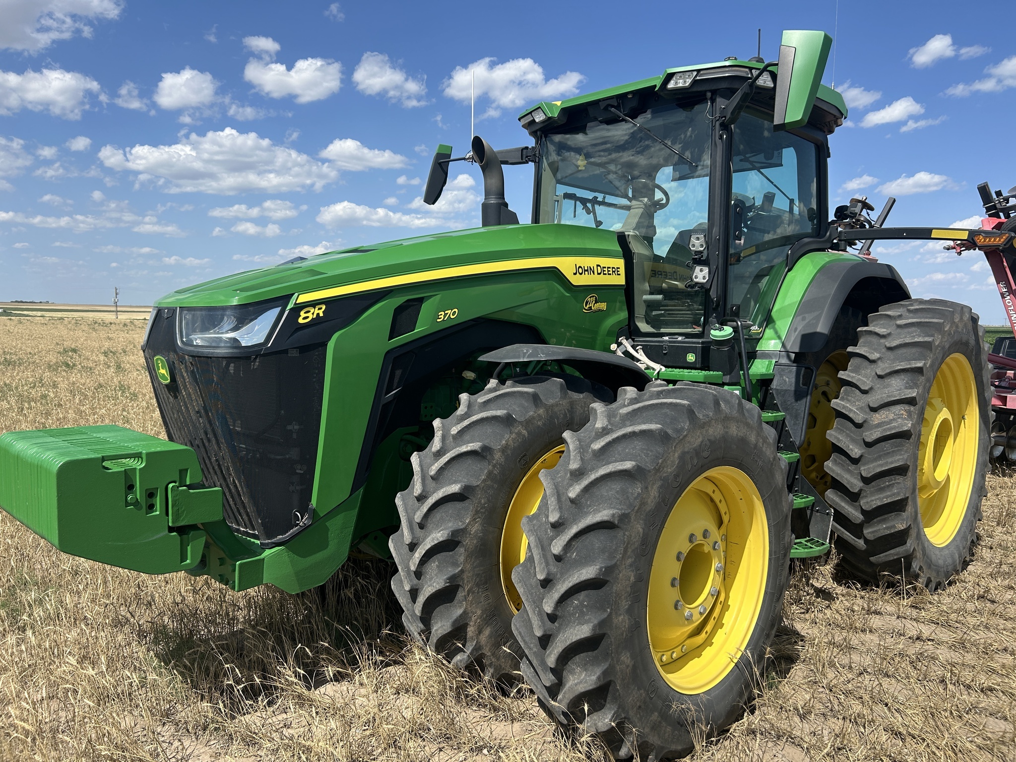 2022 John Deere 8R 370 Tractor