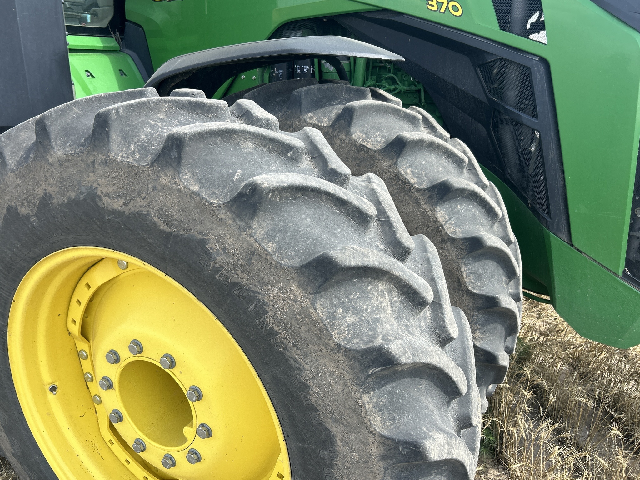 2022 John Deere 8R 370 Tractor