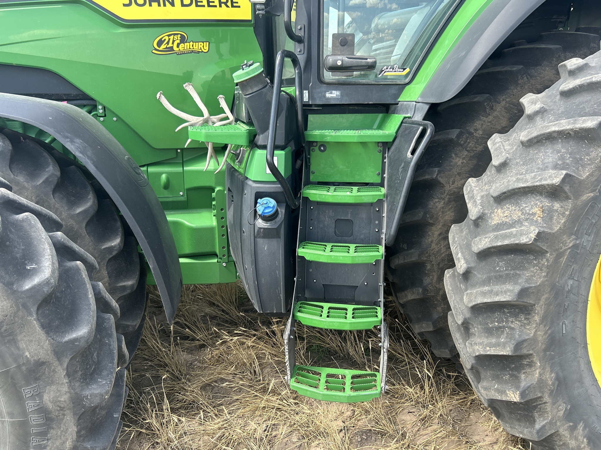 2022 John Deere 8R 370 Tractor