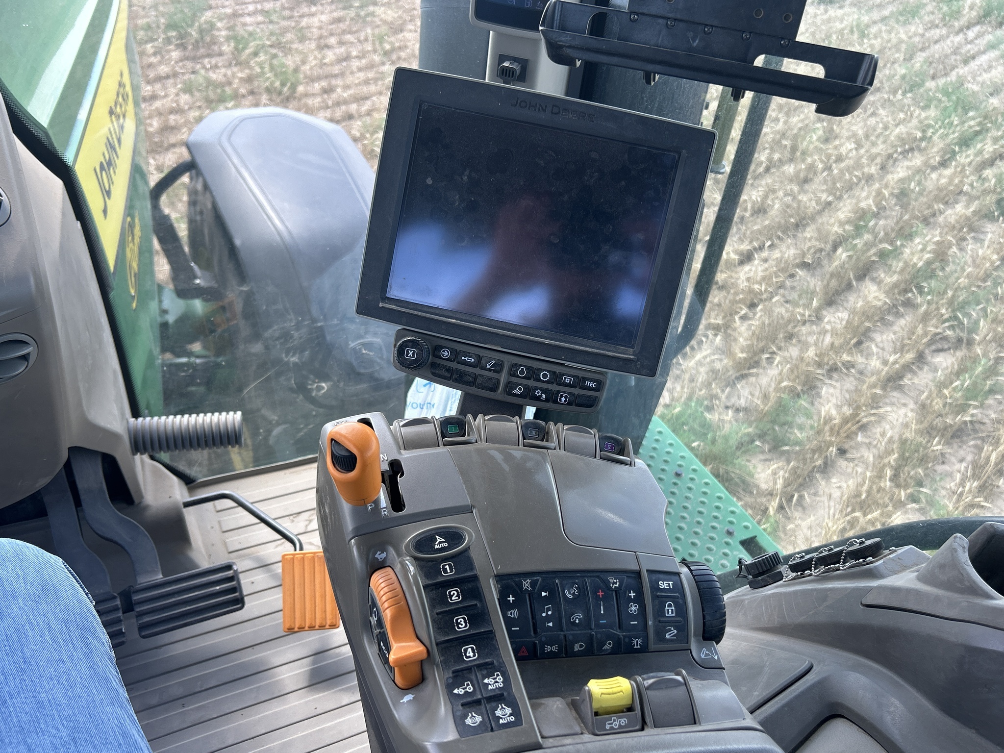 2022 John Deere 8R 370 Tractor