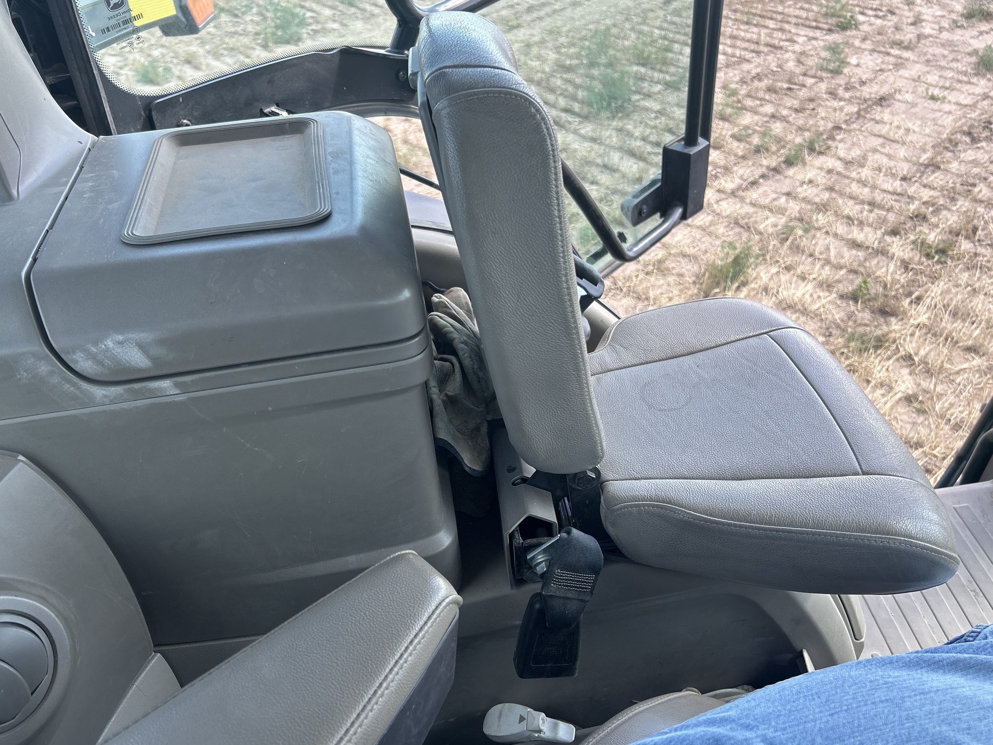 2022 John Deere 8R 370 Tractor
