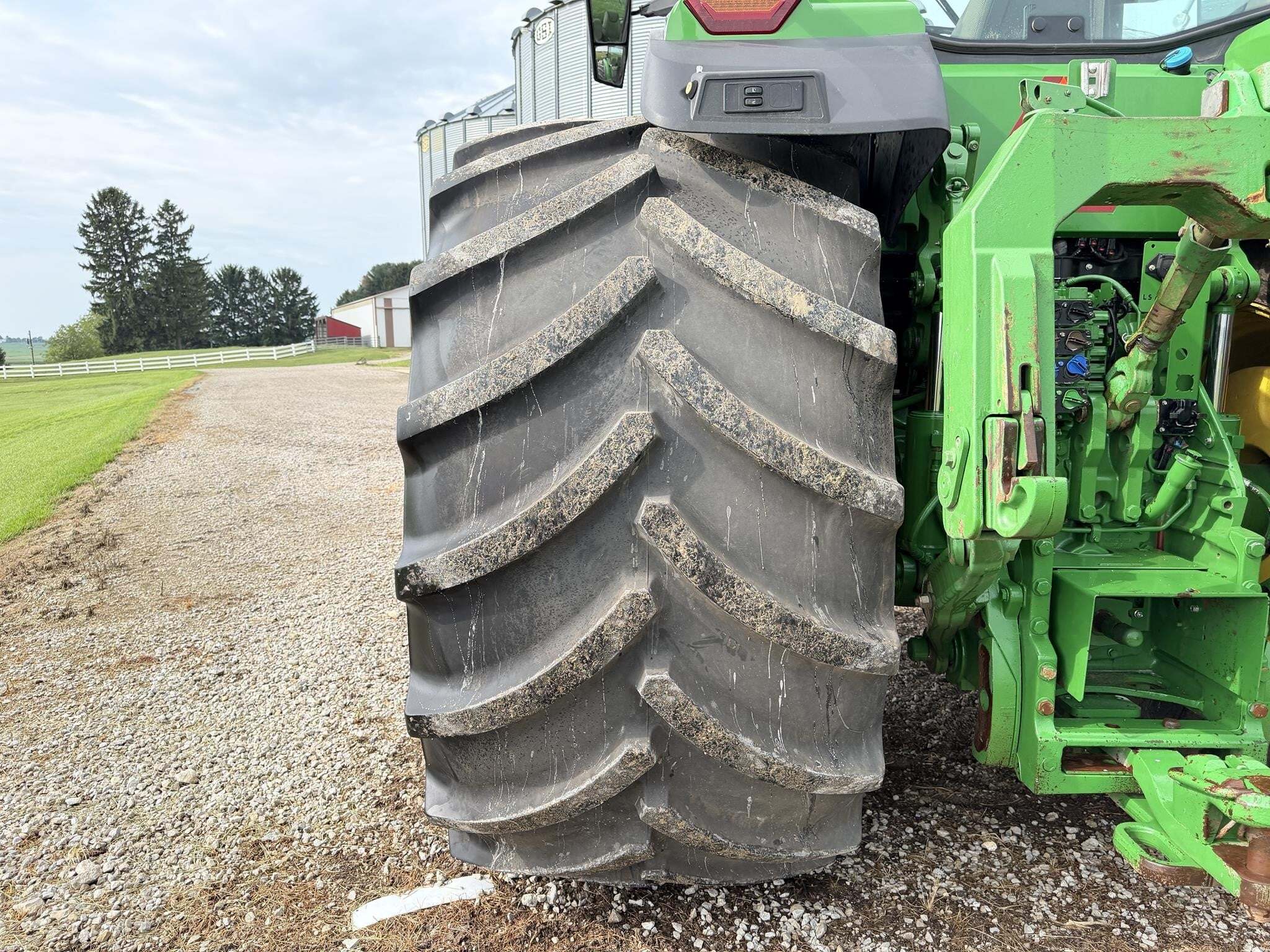 2022 John Deere 8R 340 Tractor