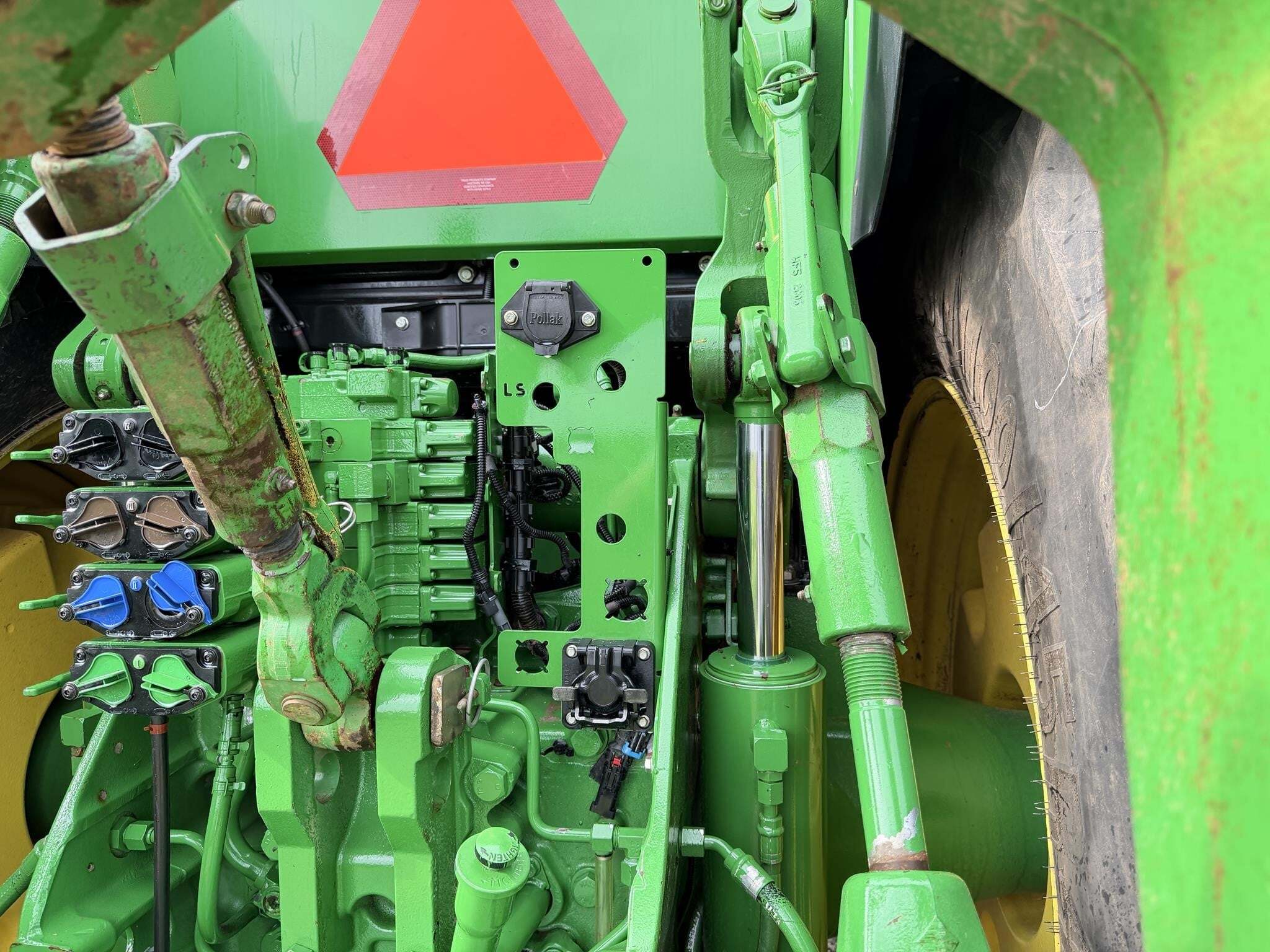 2022 John Deere 8R 340 Tractor