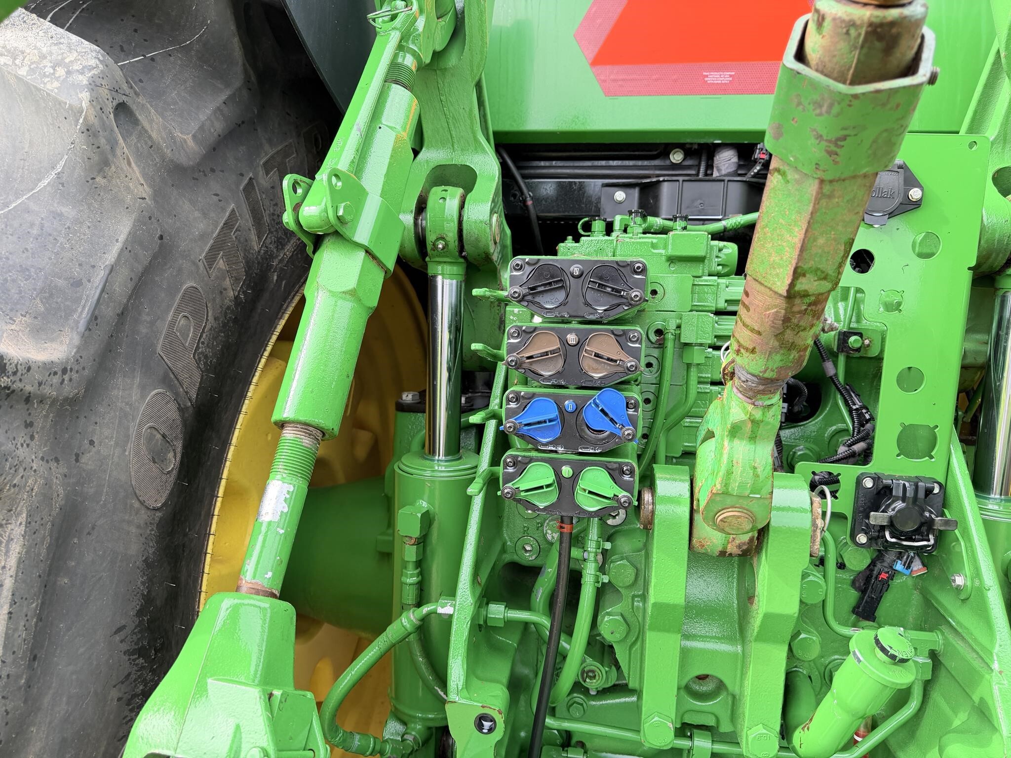 2022 John Deere 8R 340 Tractor