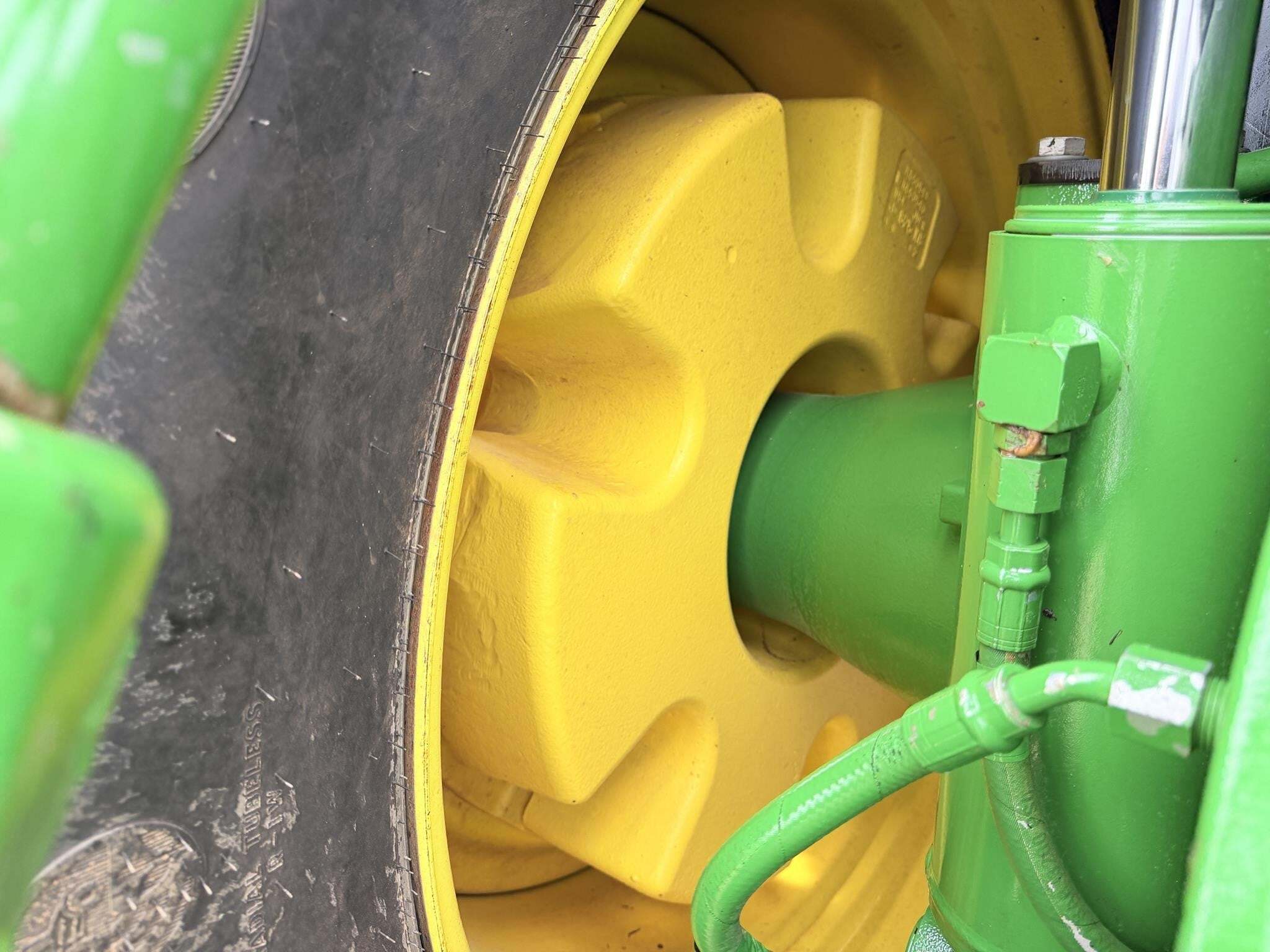 2022 John Deere 8R 340 Tractor
