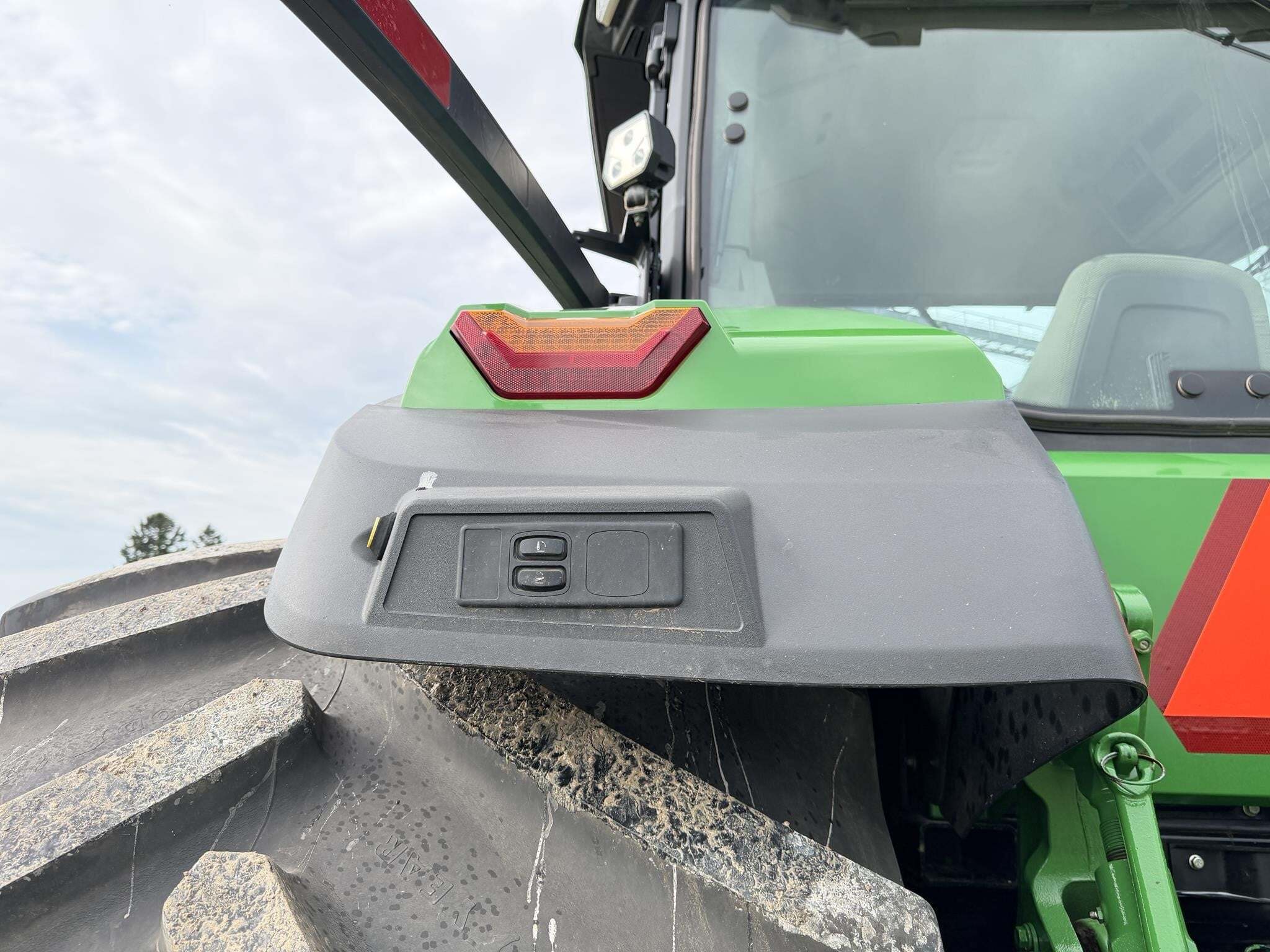 2022 John Deere 8R 340 Tractor