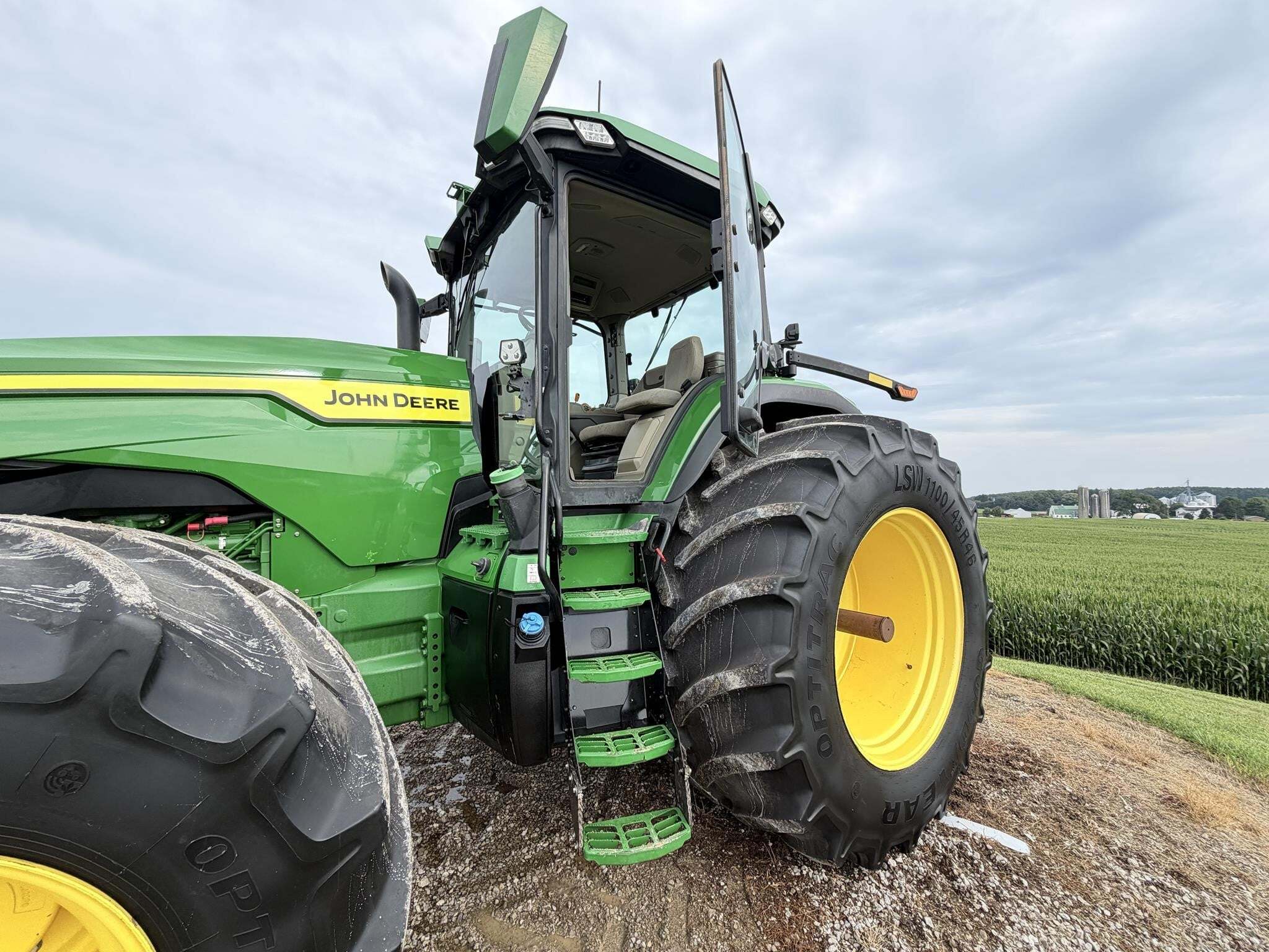 2022 John Deere 8R 340 Tractor