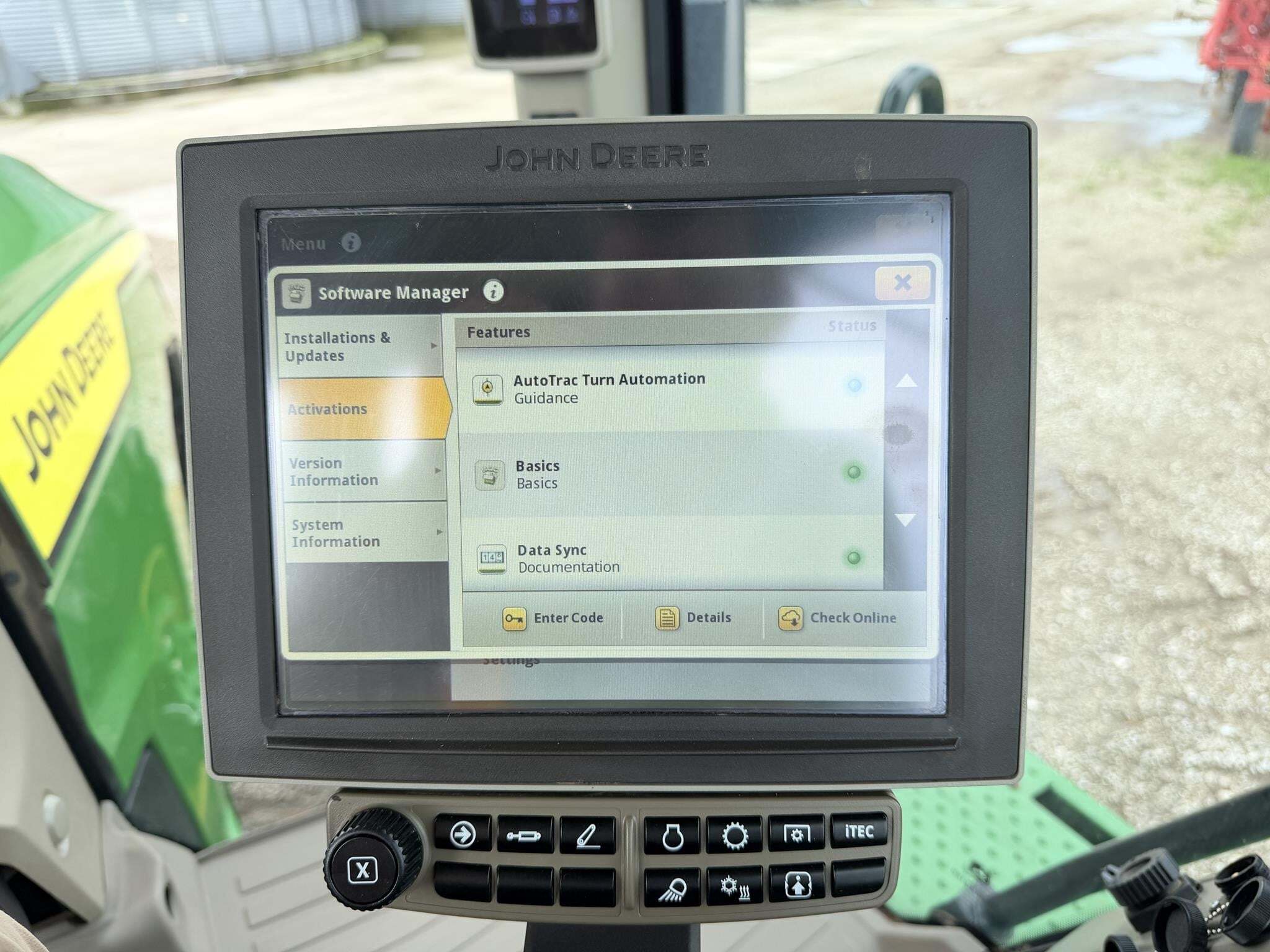 2022 John Deere 8R 340 Tractor