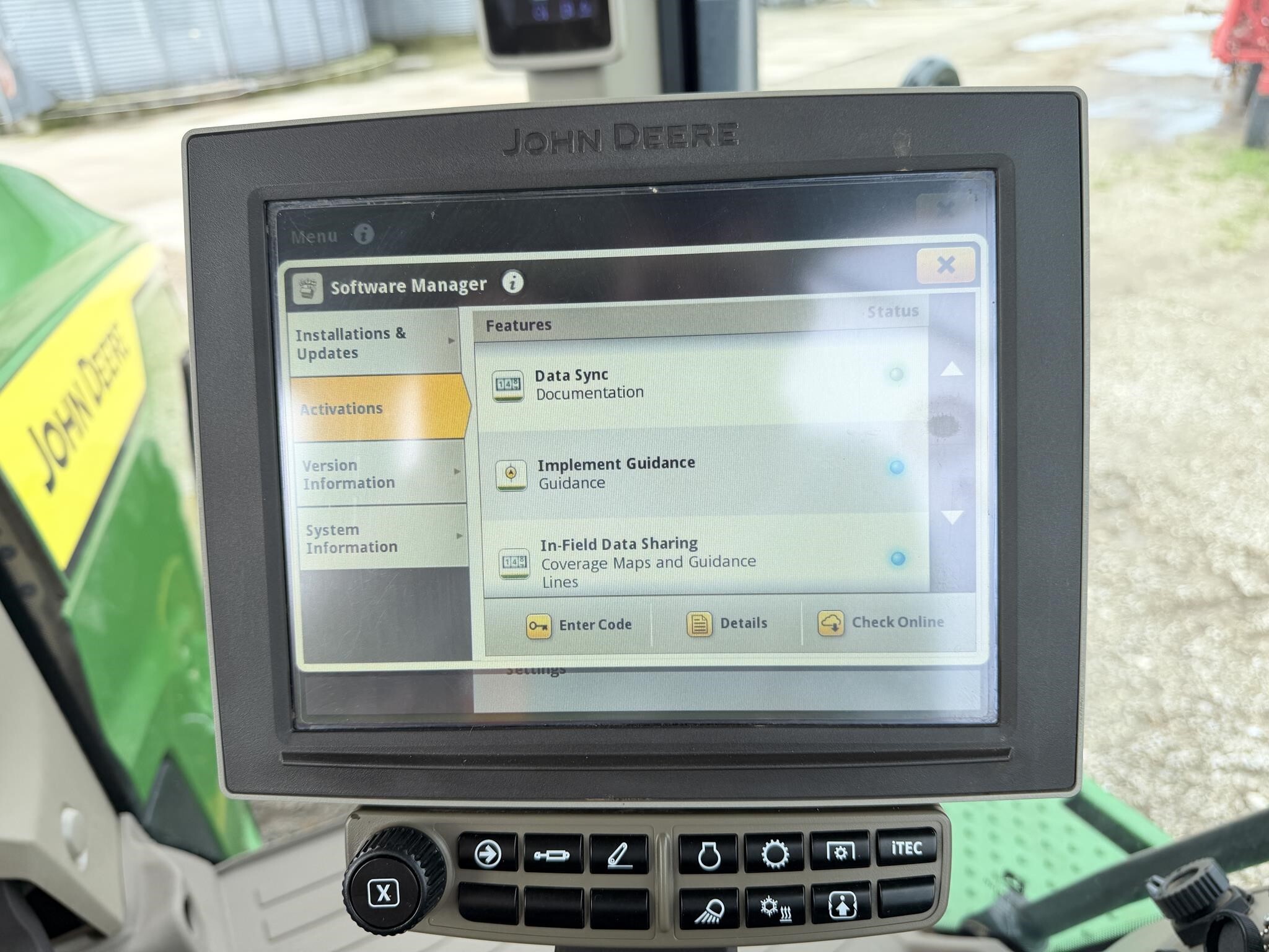 2022 John Deere 8R 340 Tractor