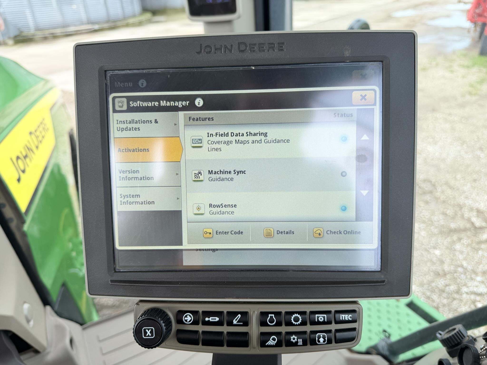 2022 John Deere 8R 340 Tractor