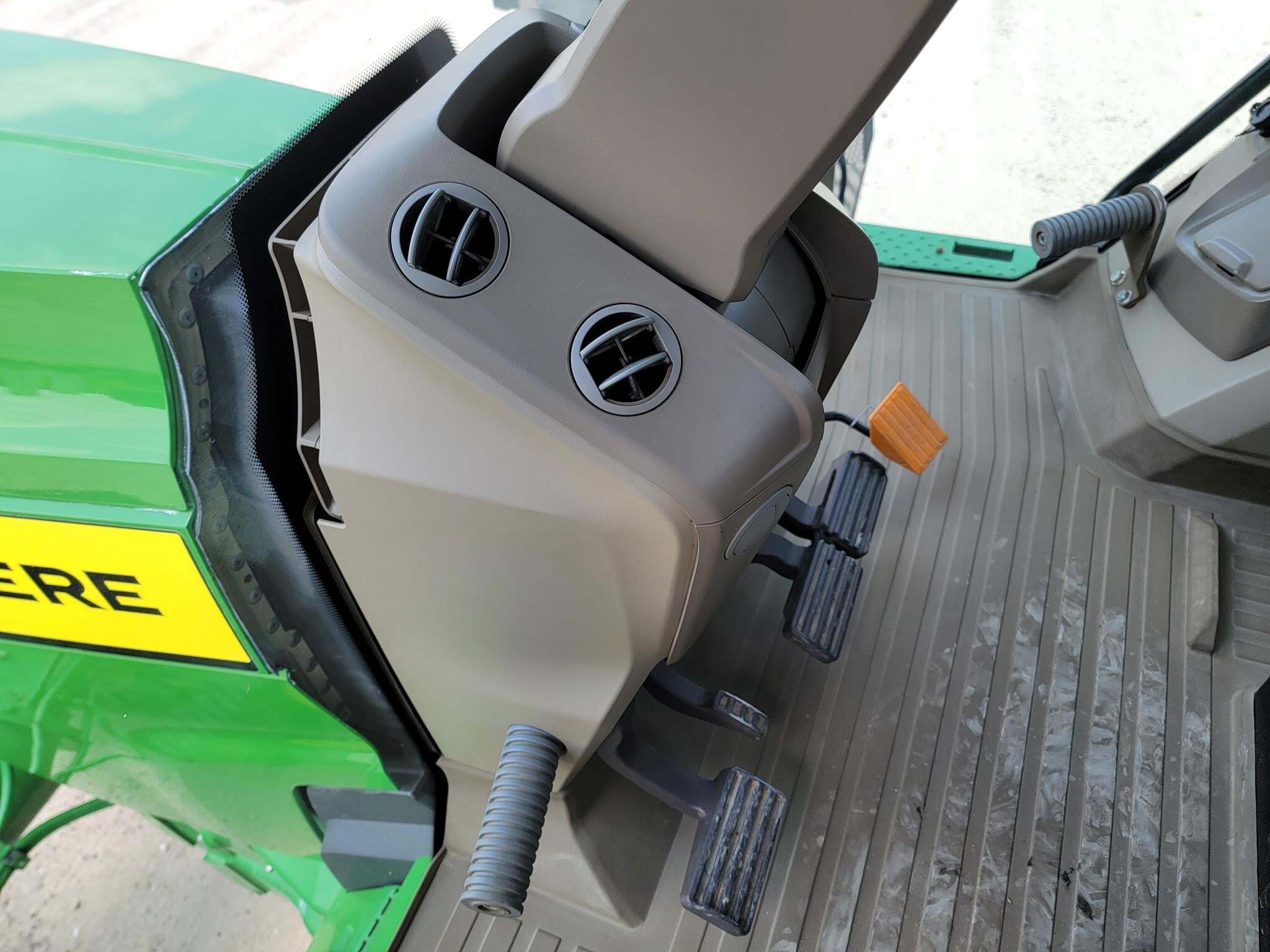 2021 John Deere 8RX 370 Tractor