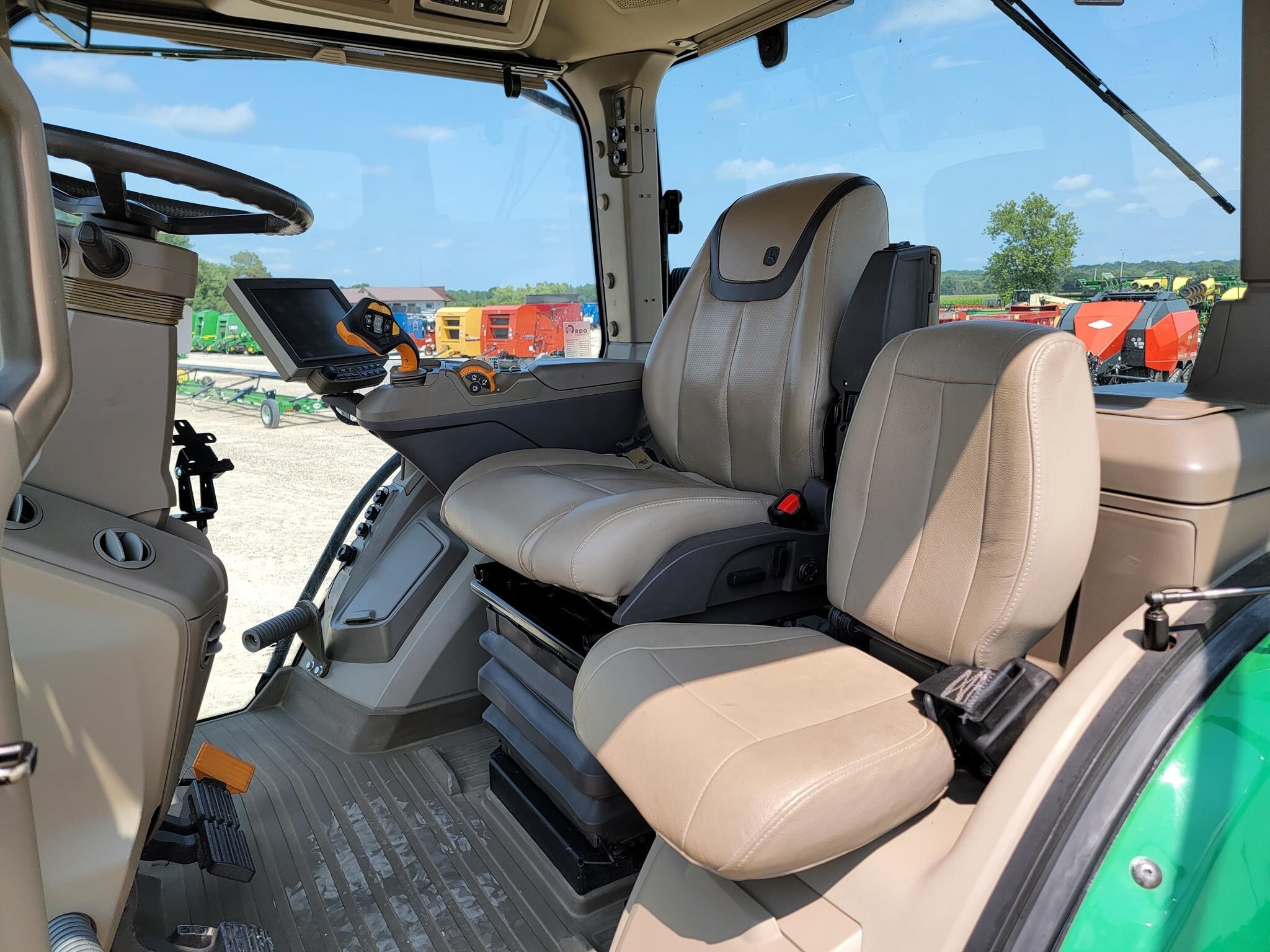 2021 John Deere 8RX 370 Tractor