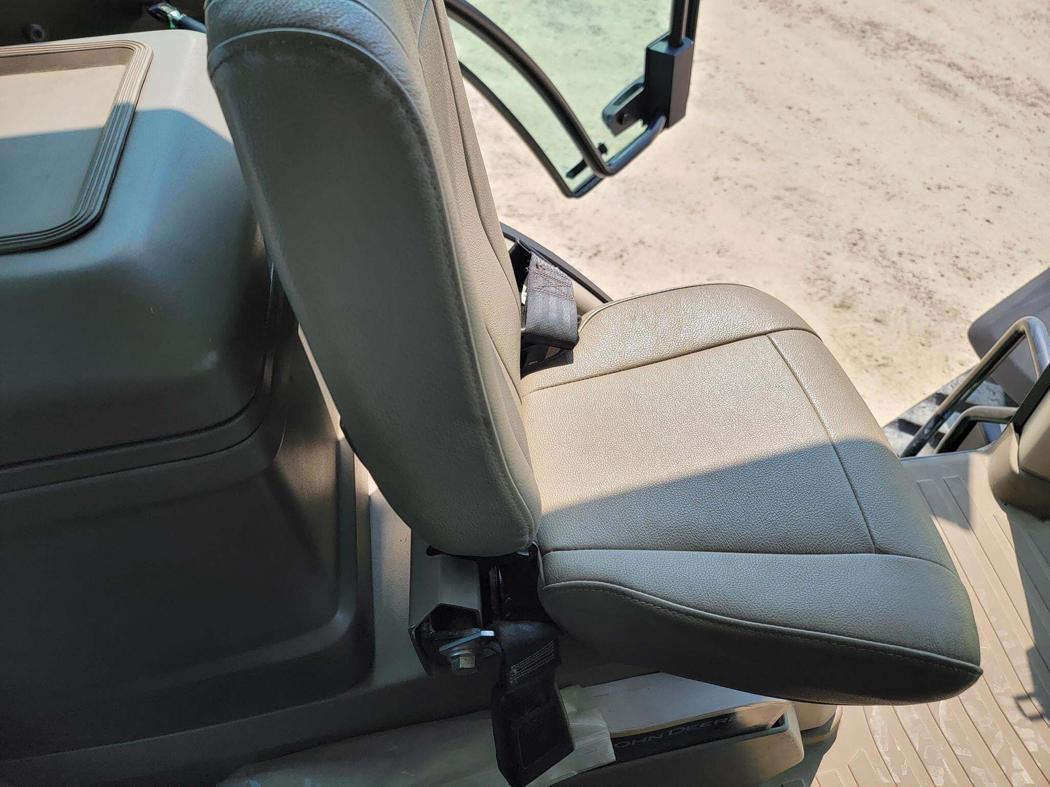 2021 John Deere 8RX 370 Tractor
