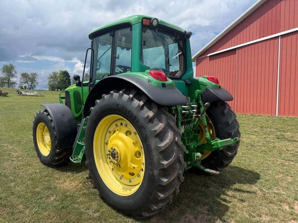 2003 John Deere 7420 Tractor