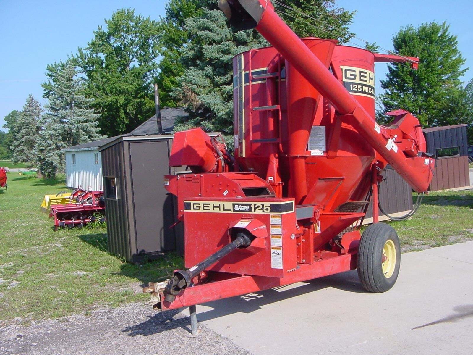  Gehl MX125 Grinders and Mixer