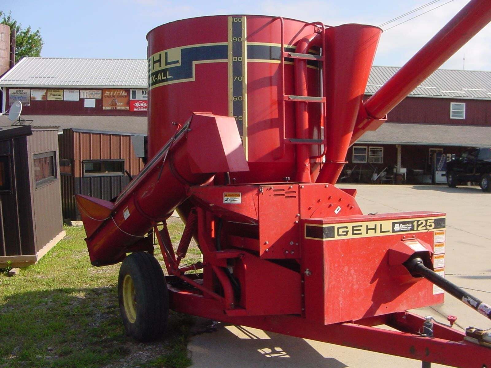  Gehl MX125 Grinders and Mixer