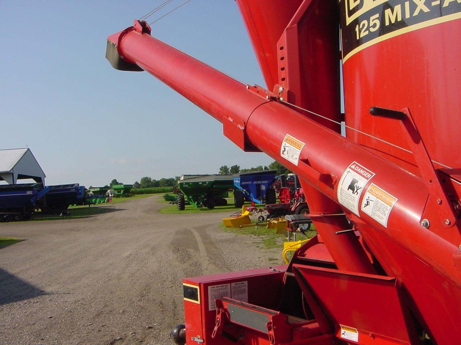  Gehl MX125 Grinders and Mixer