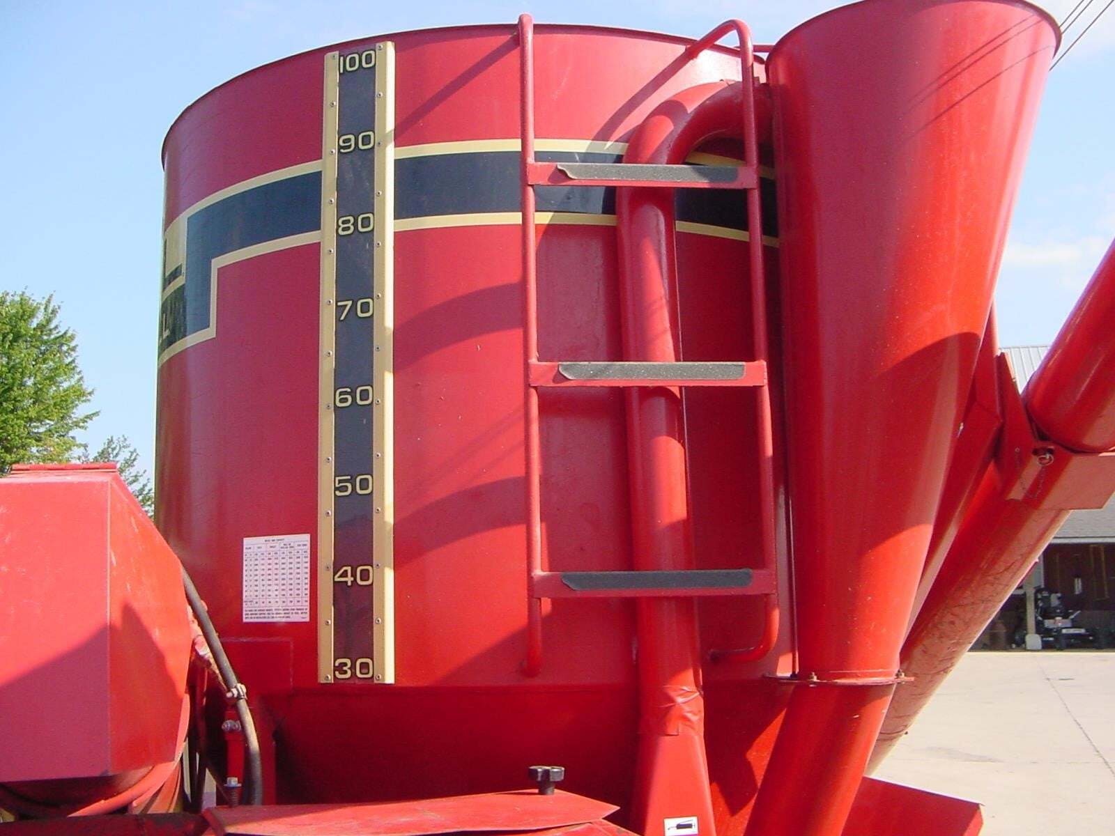  Gehl MX125 Grinders and Mixer