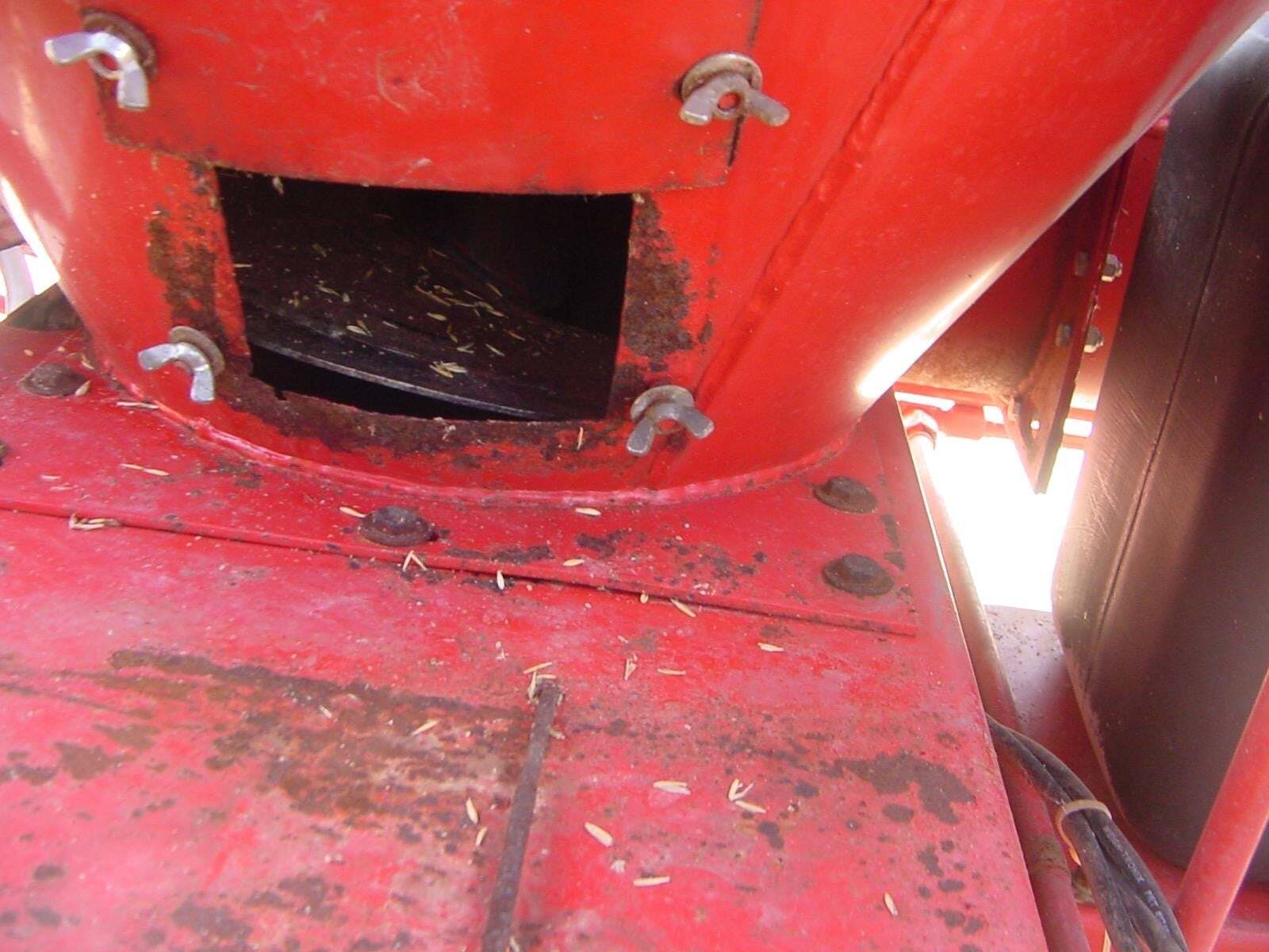  Gehl MX125 Grinders and Mixer