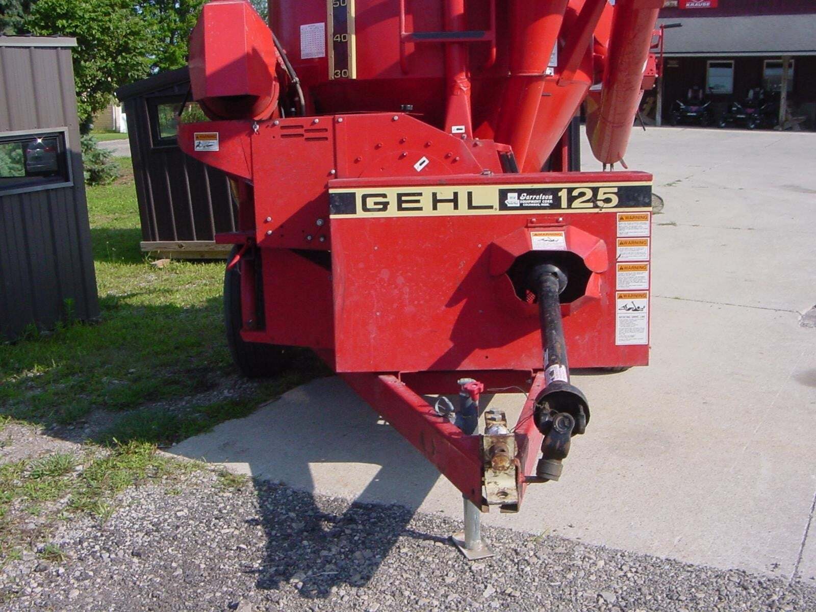  Gehl MX125 Grinders and Mixer