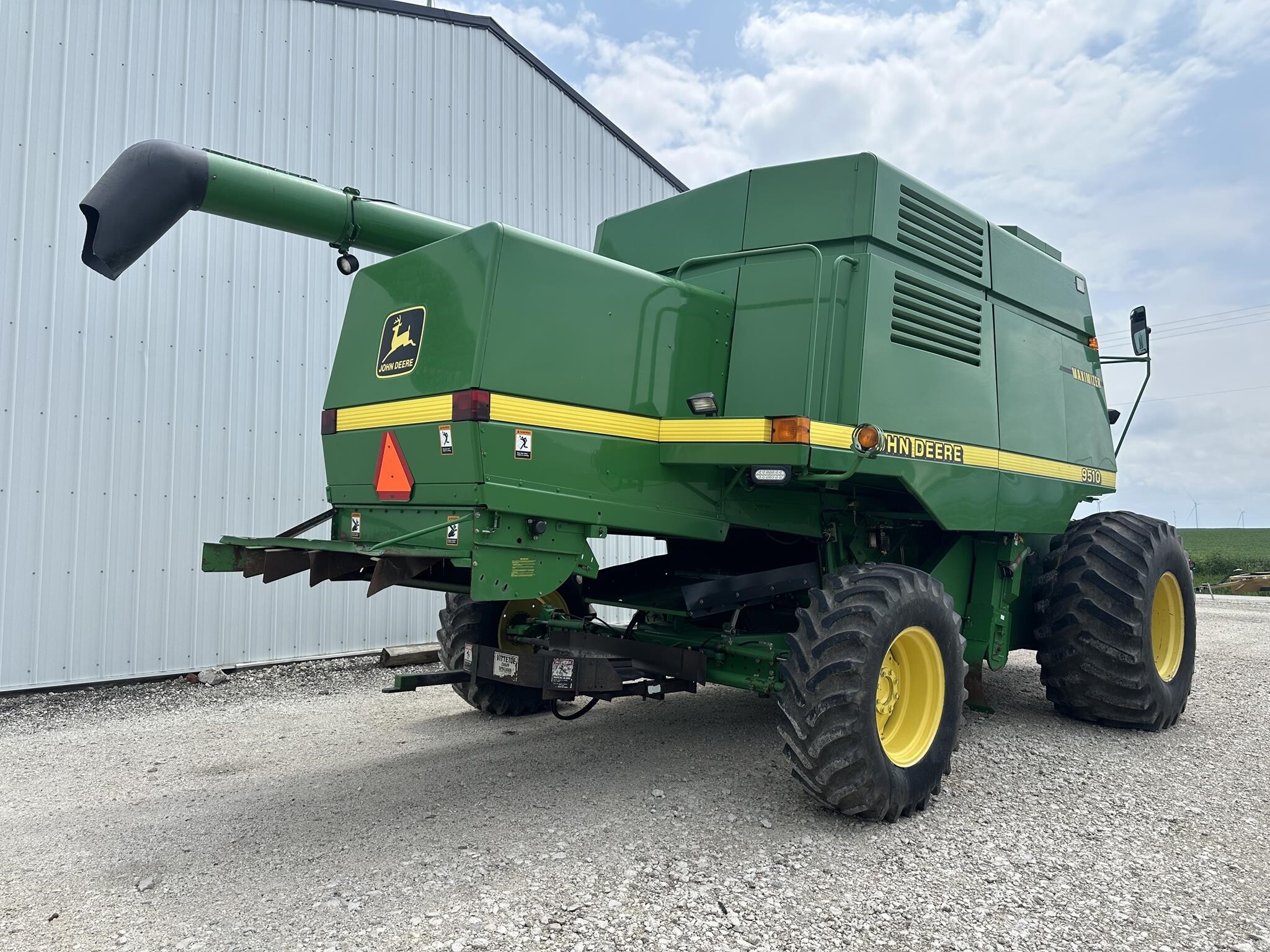 1997 John Deere 9510 Combine