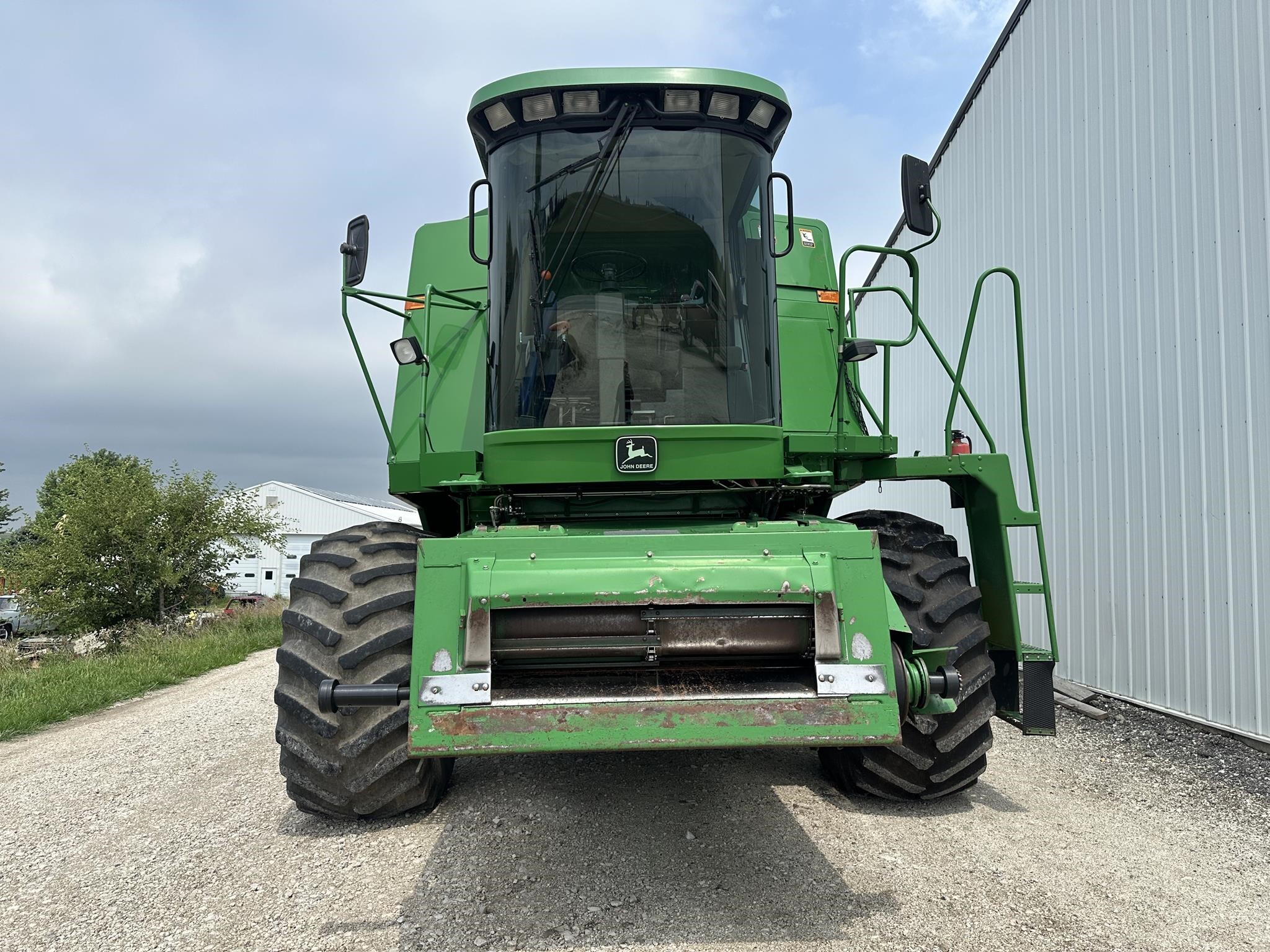 1997 John Deere 9510 Combine