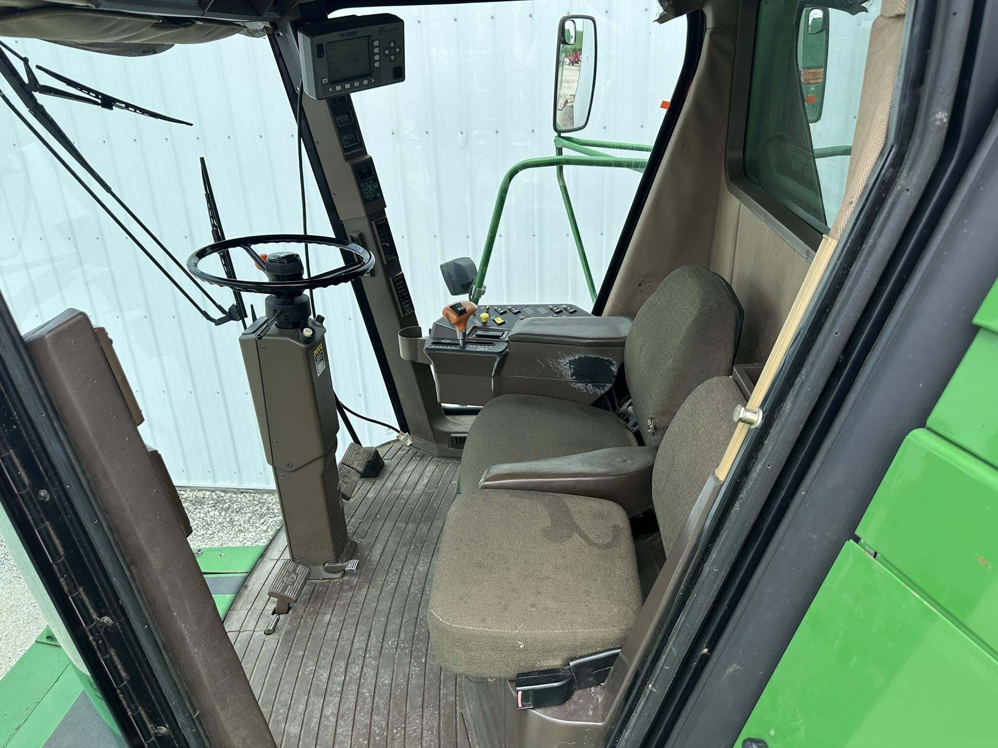1997 John Deere 9510 Combine