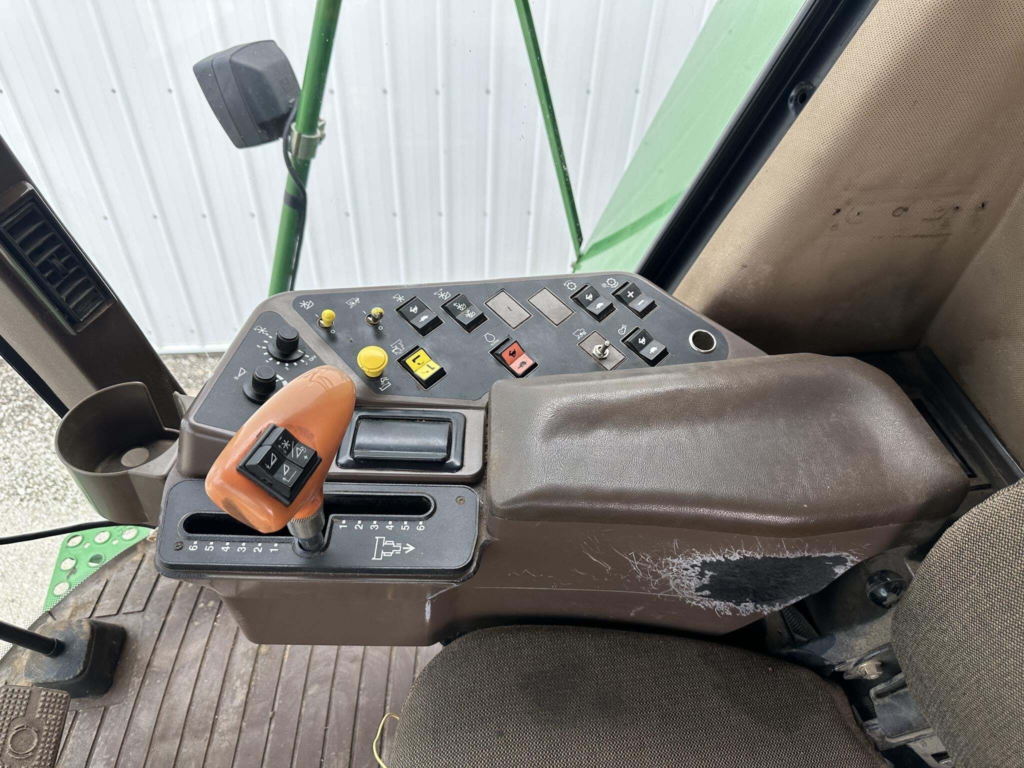 1997 John Deere 9510 Combine