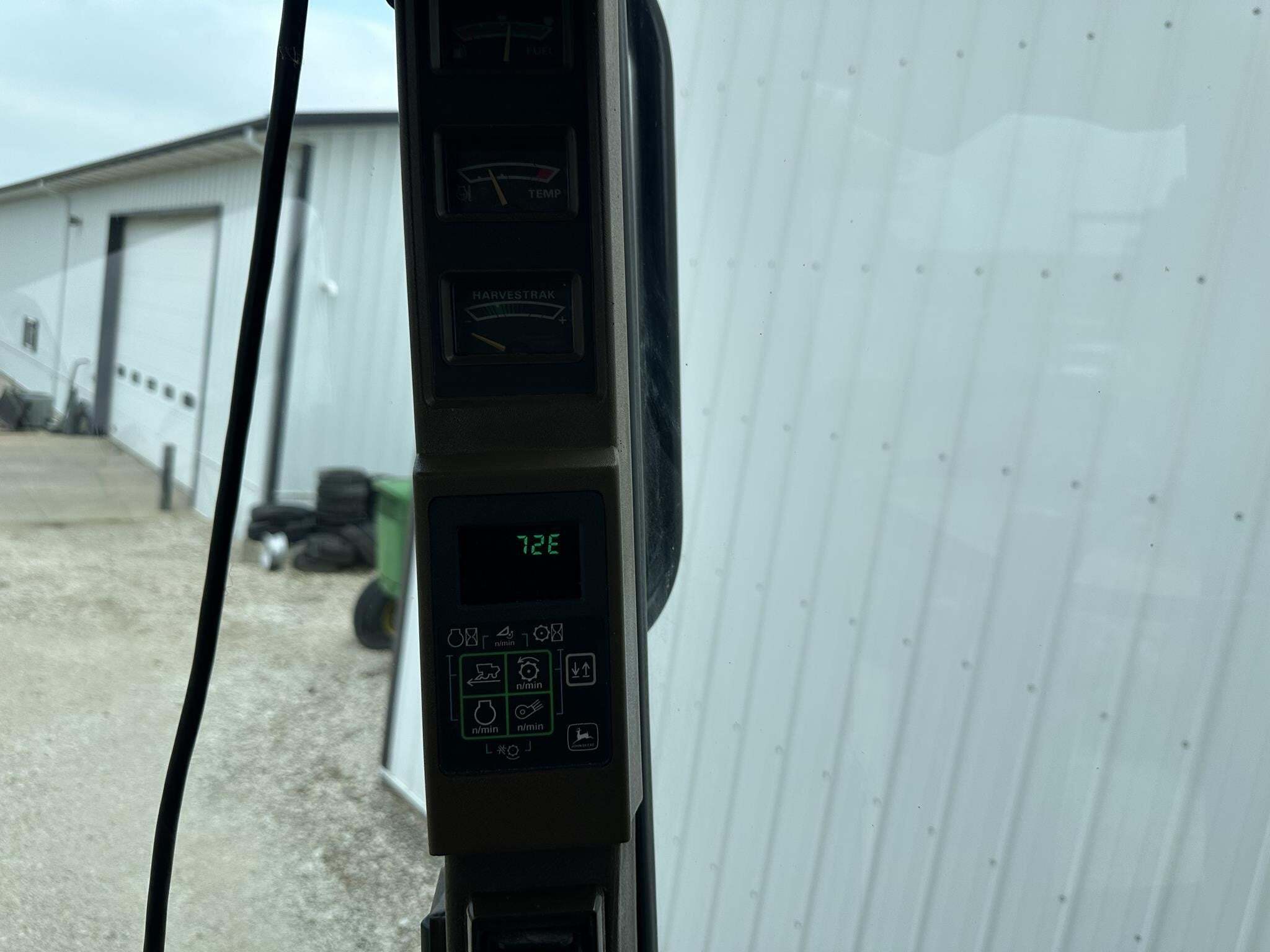 1997 John Deere 9510 Combine