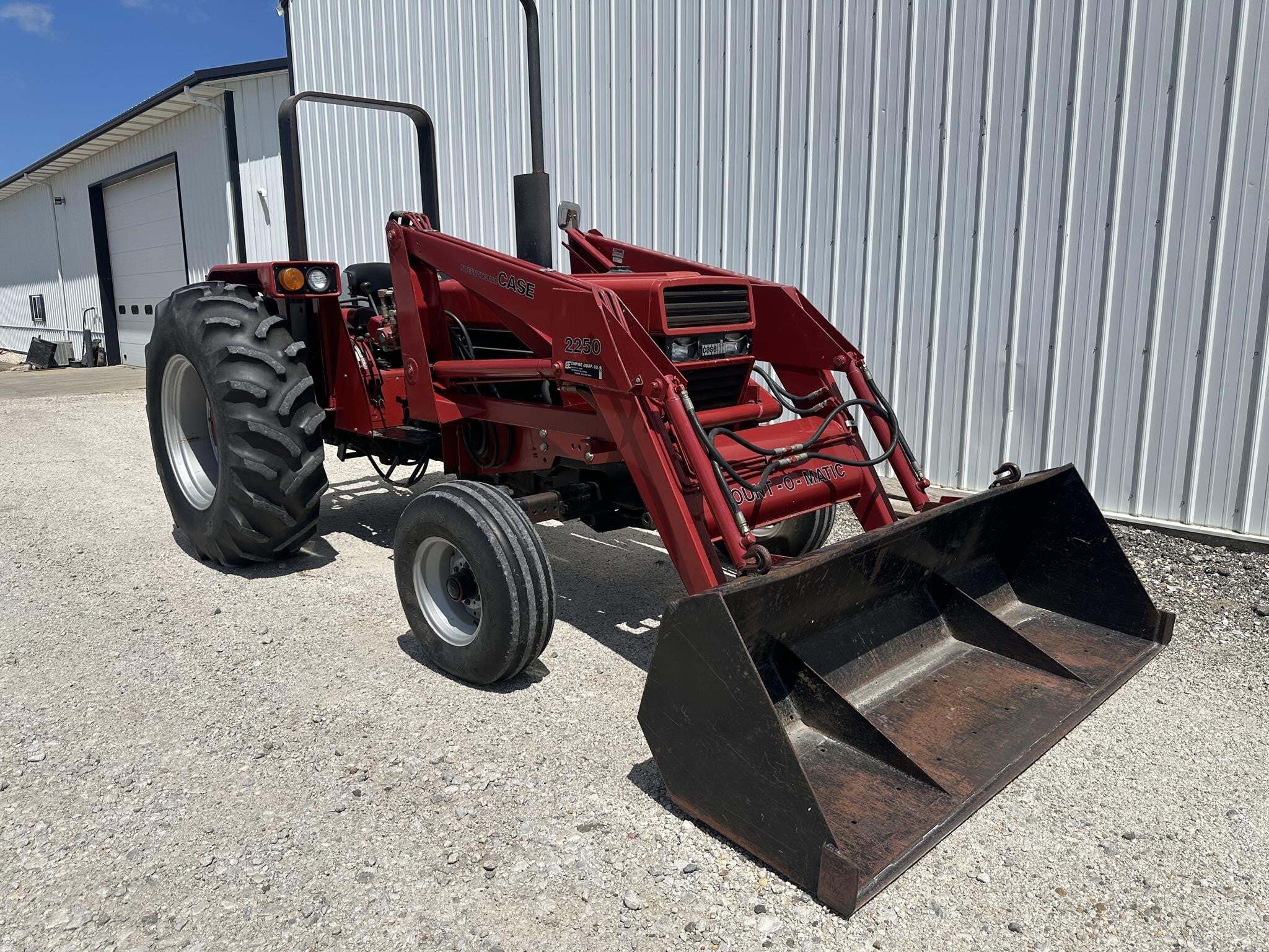  Case IH 885 Tractor