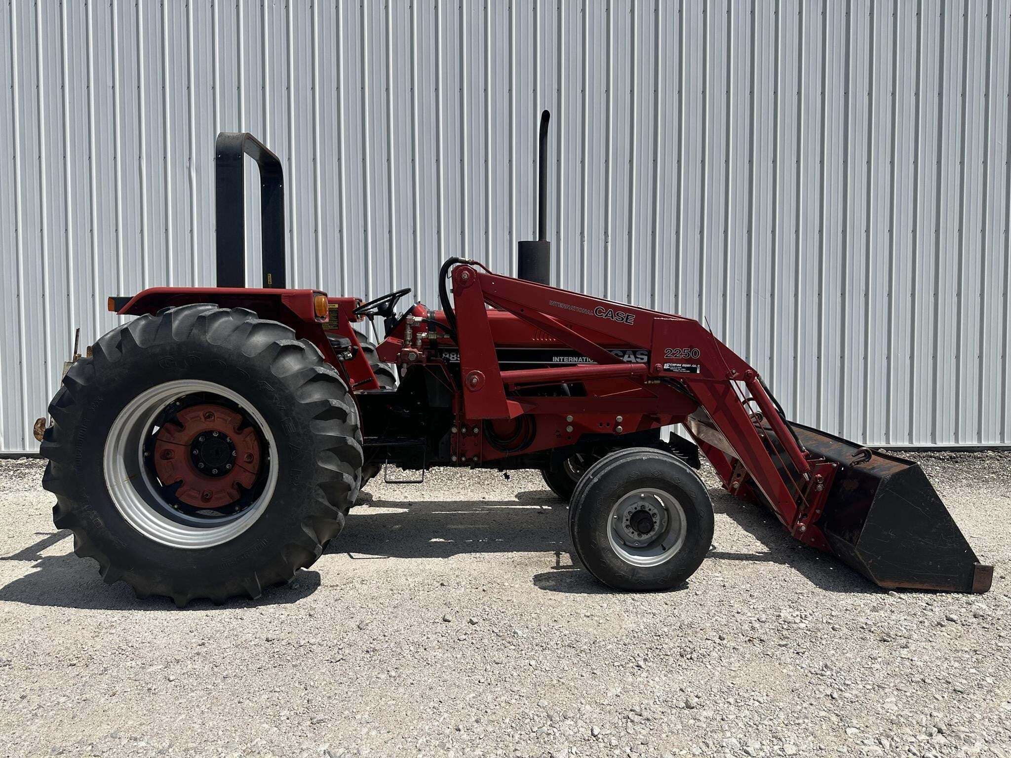  Case IH 885 Tractor