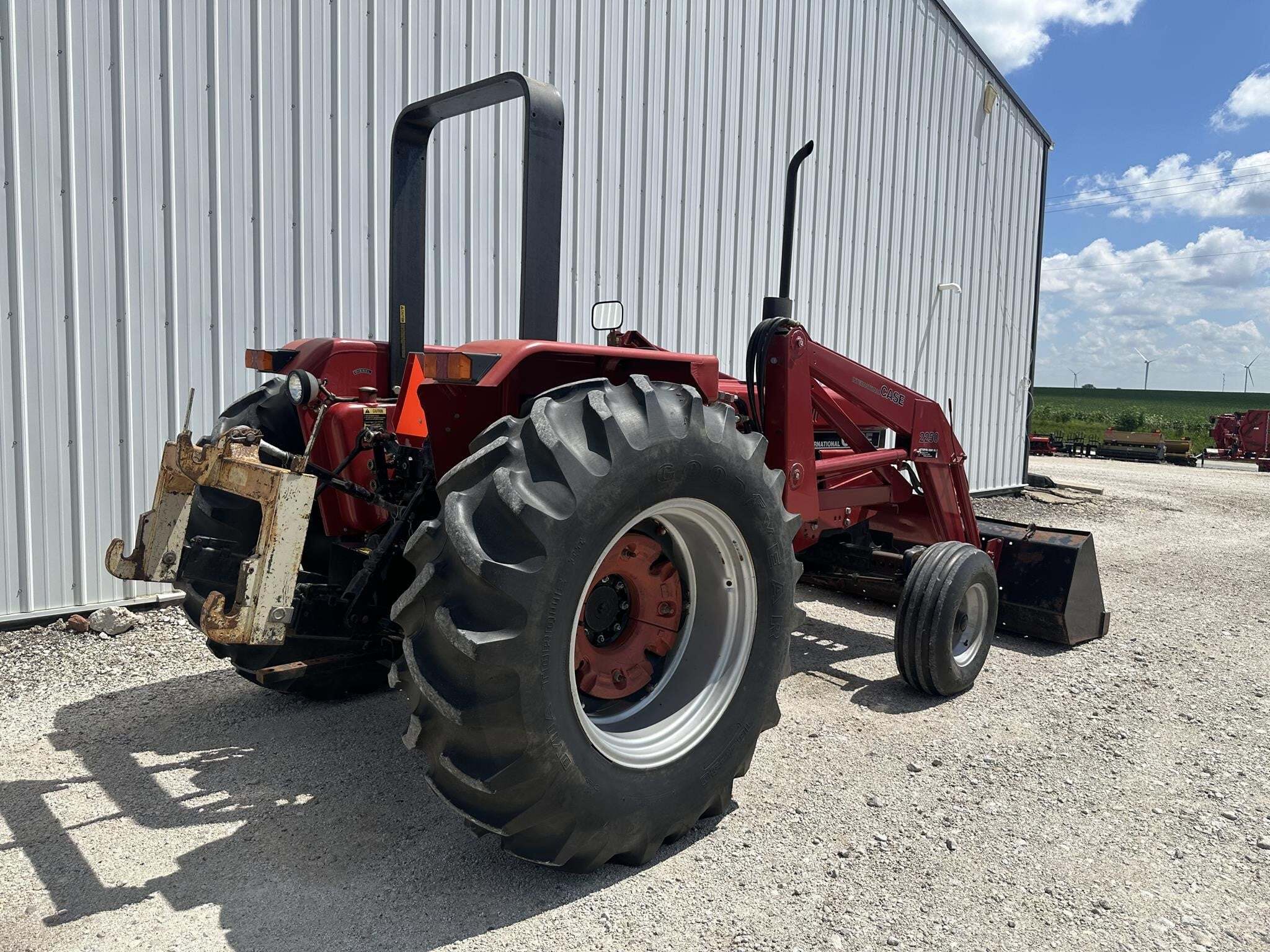  Case IH 885 Tractor