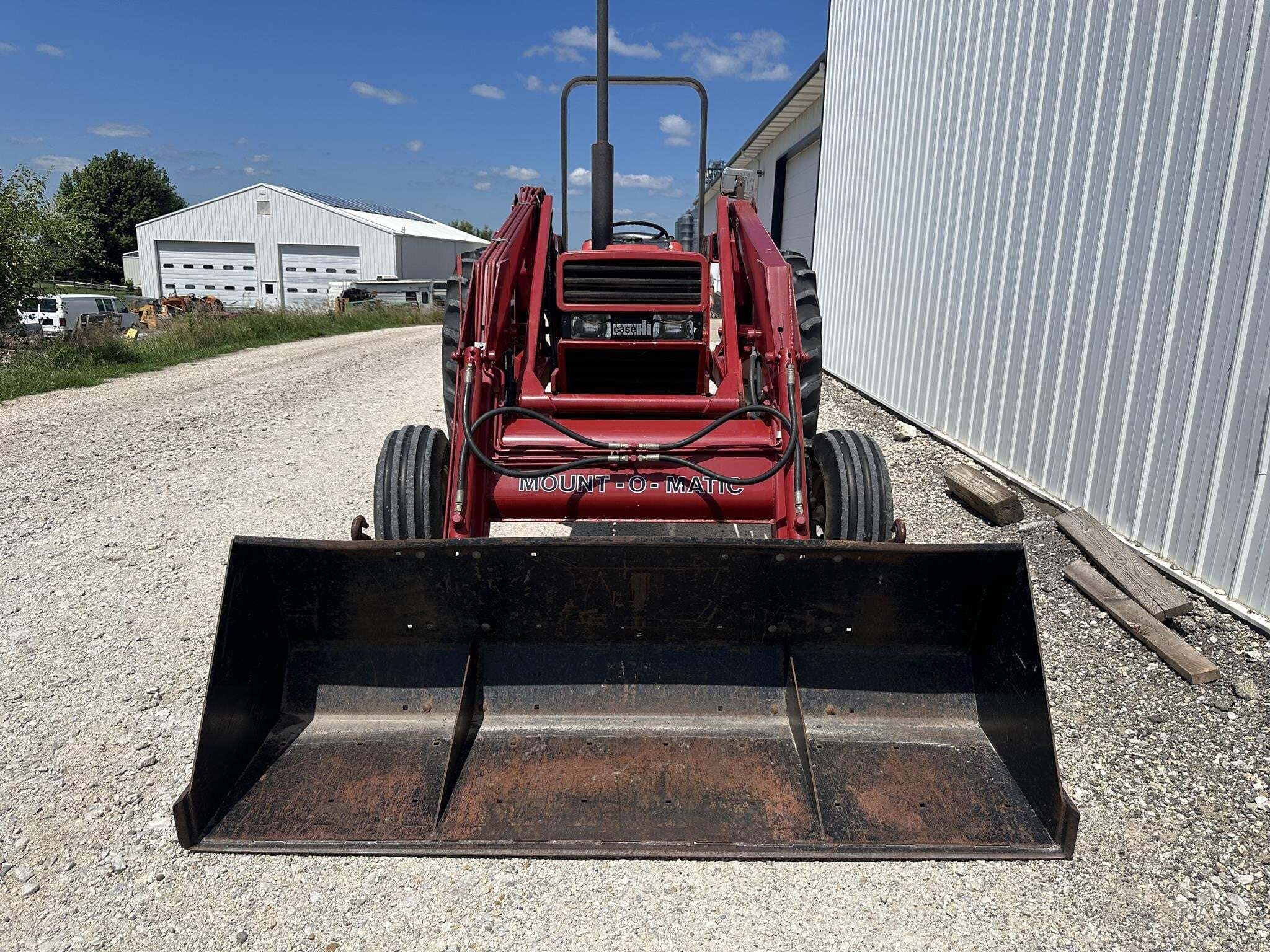  Case IH 885 Tractor