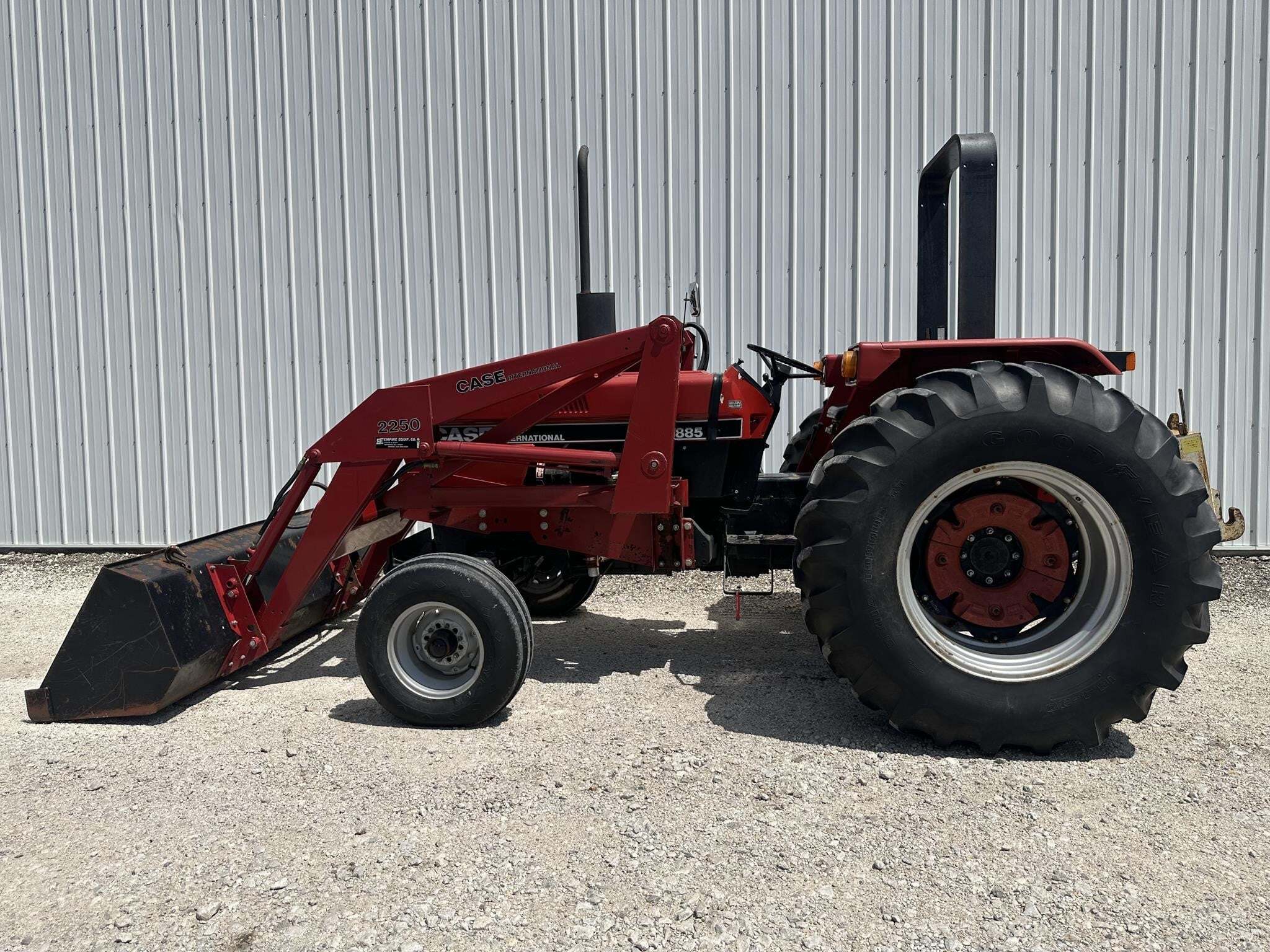  Case IH 885 Tractor