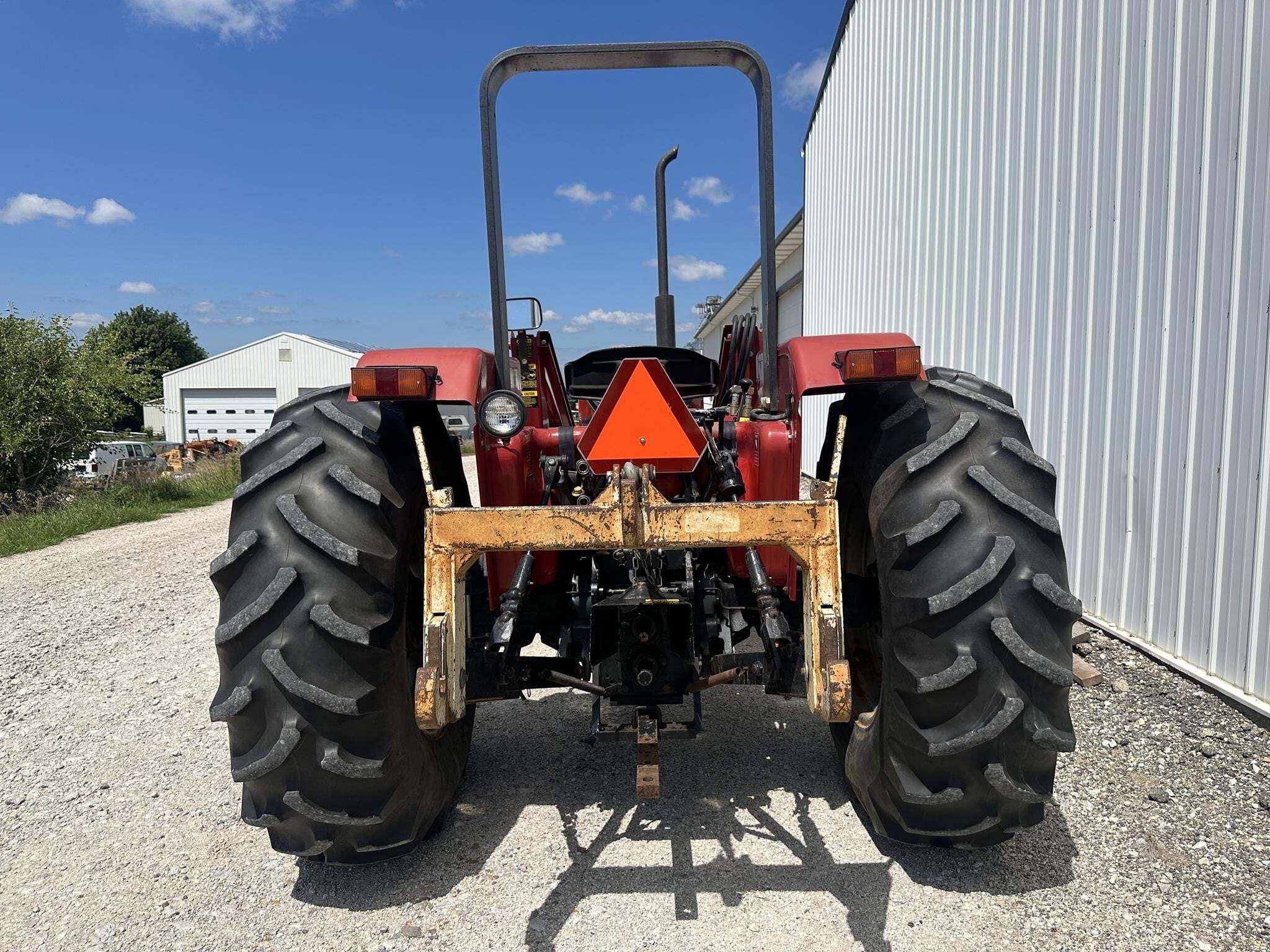  Case IH 885 Tractor