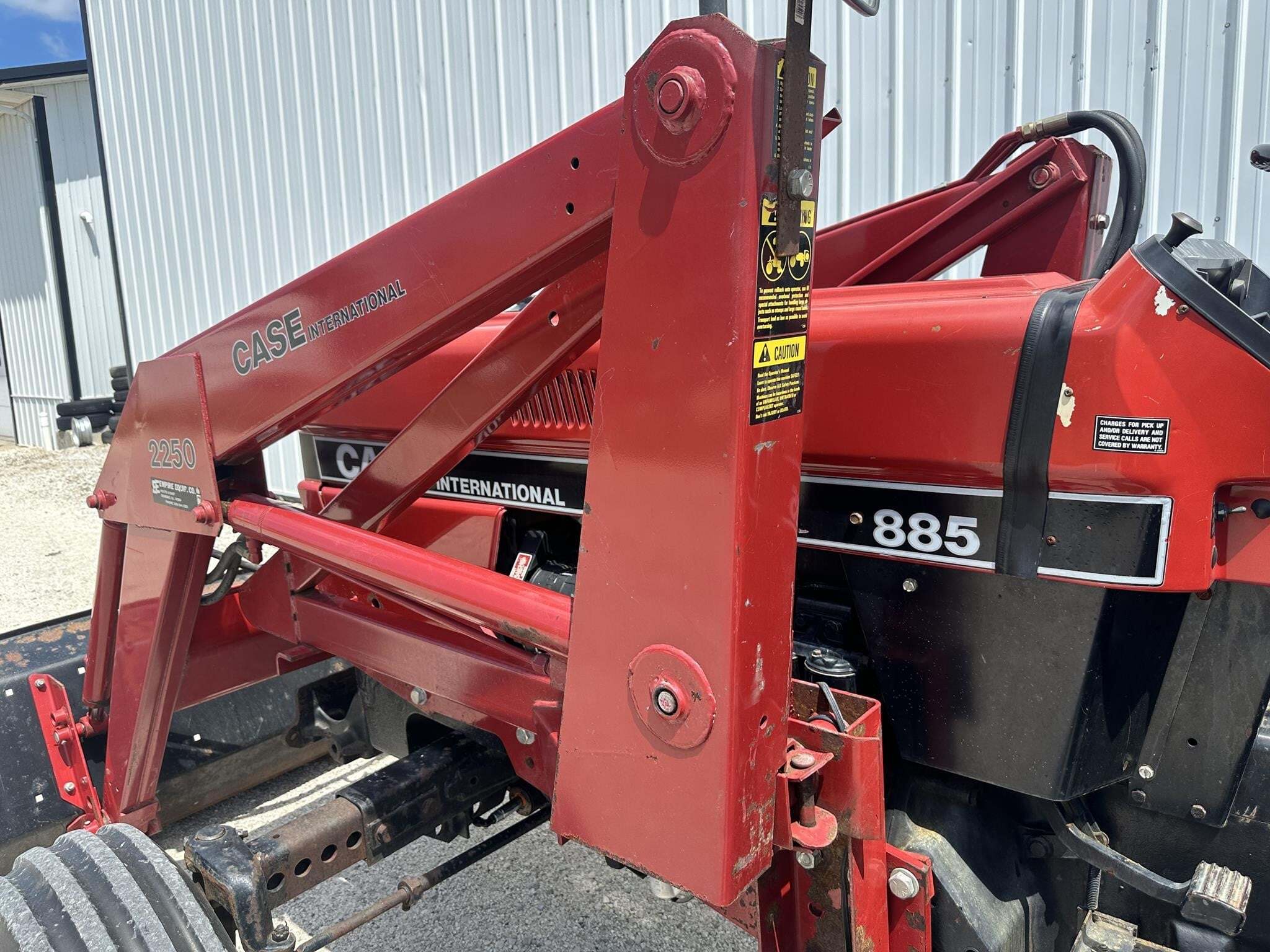  Case IH 885 Tractor