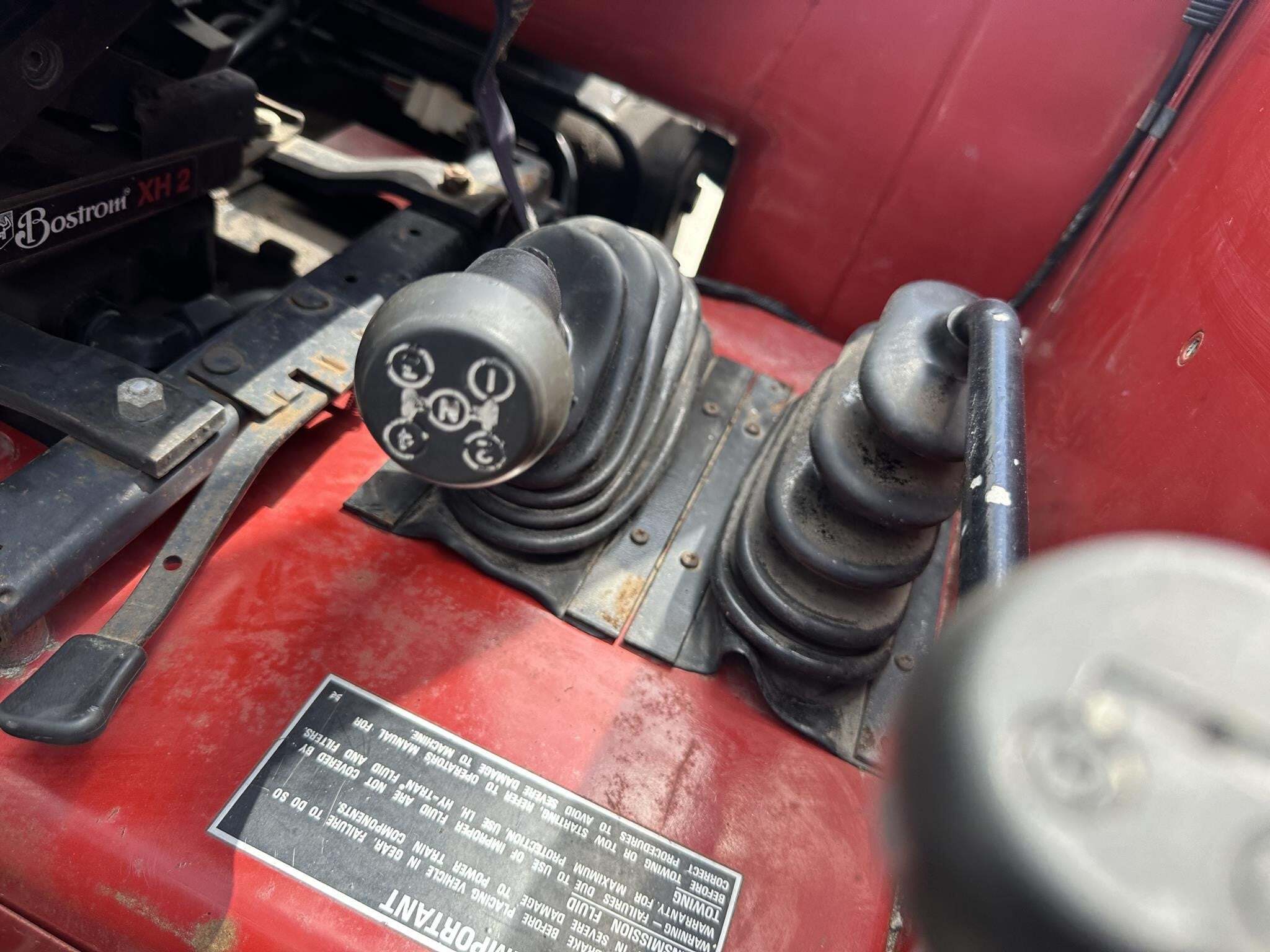  Case IH 885 Tractor