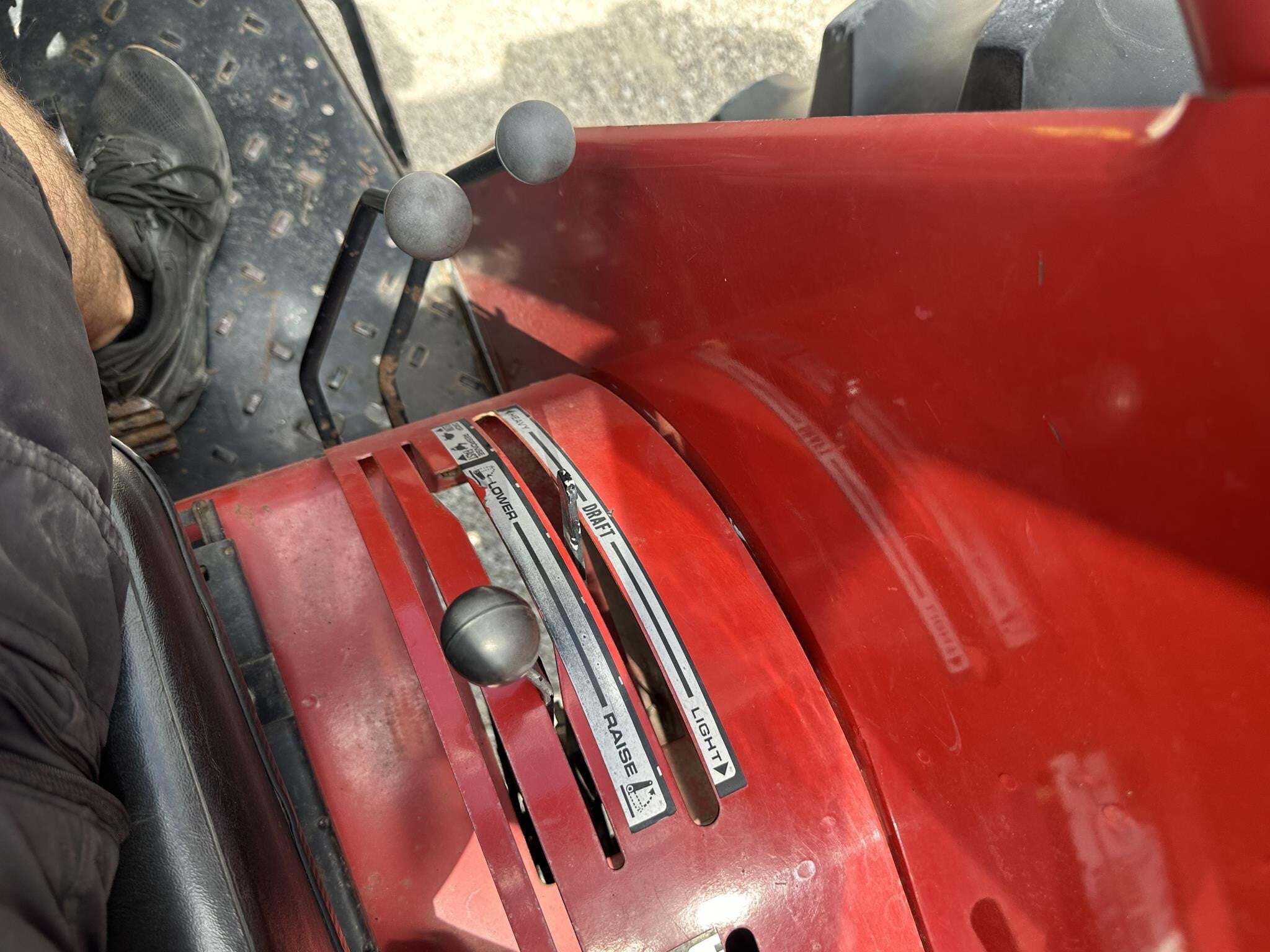 Case IH 885 Tractor