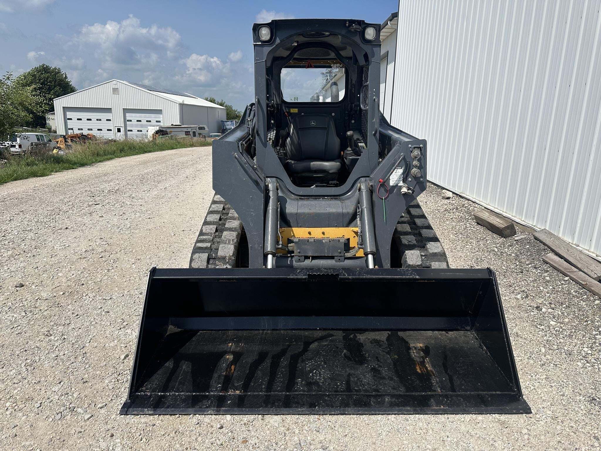 2021 Deere 325G Skid Steer