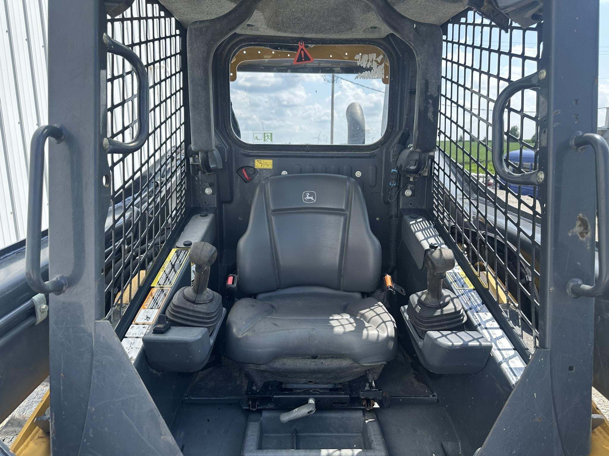 2021 Deere 325G Skid Steer