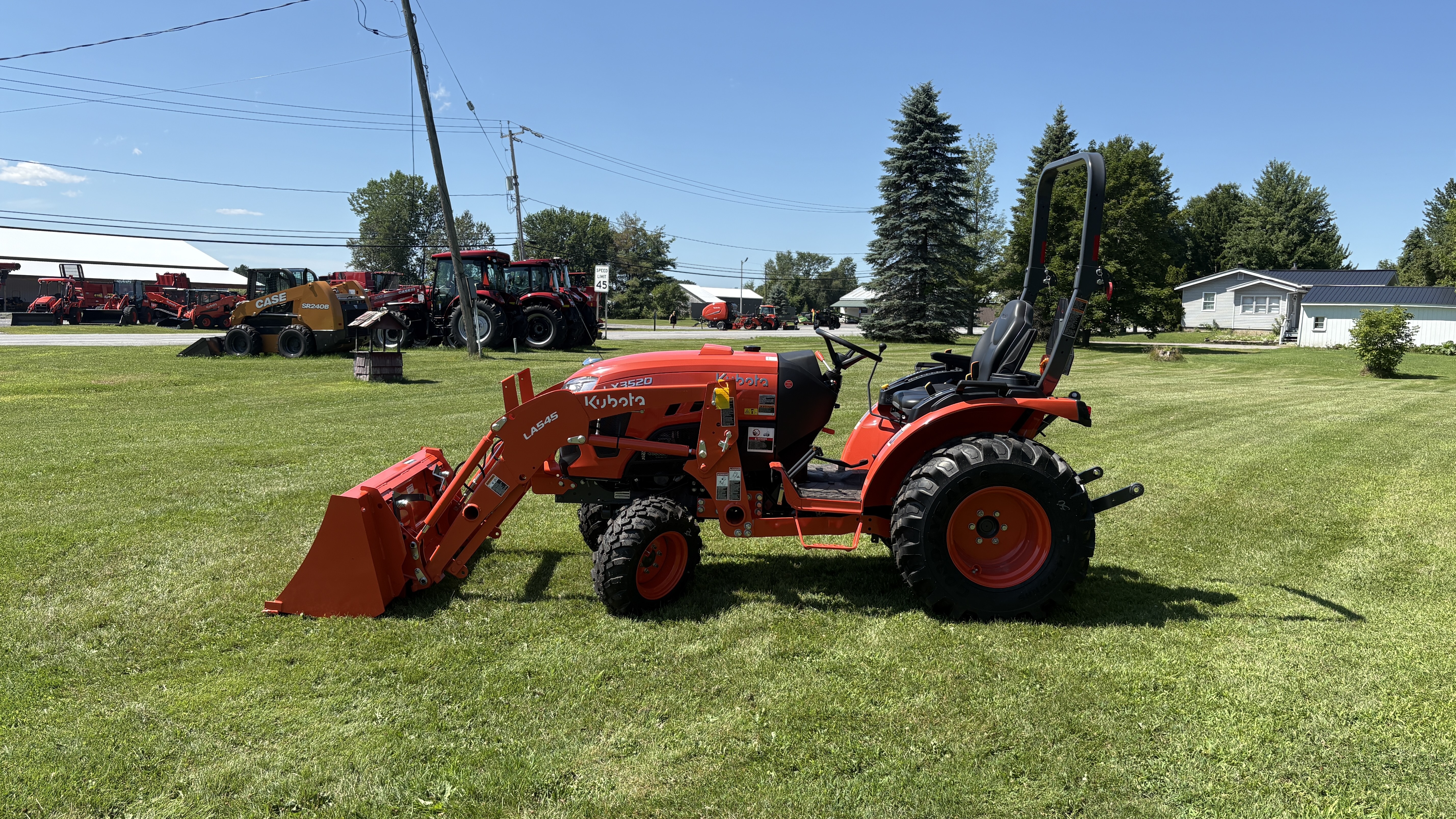 2026 Kubota LX3520HSD Tractor