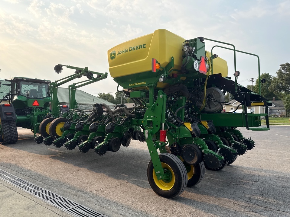 2023 John Deere 1775NT Planter
