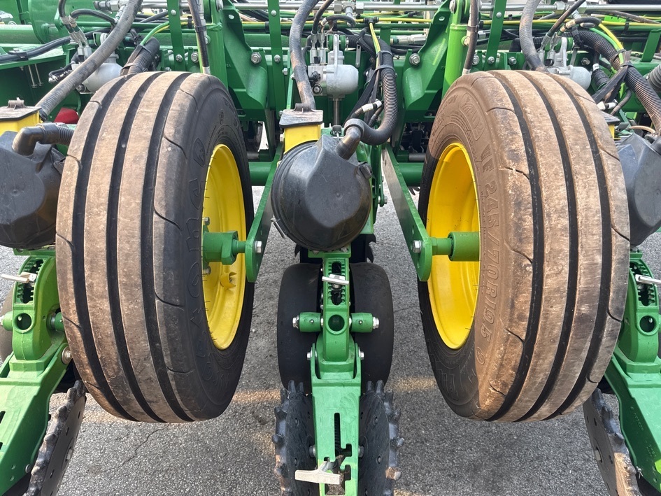 2023 John Deere 1775NT Planter