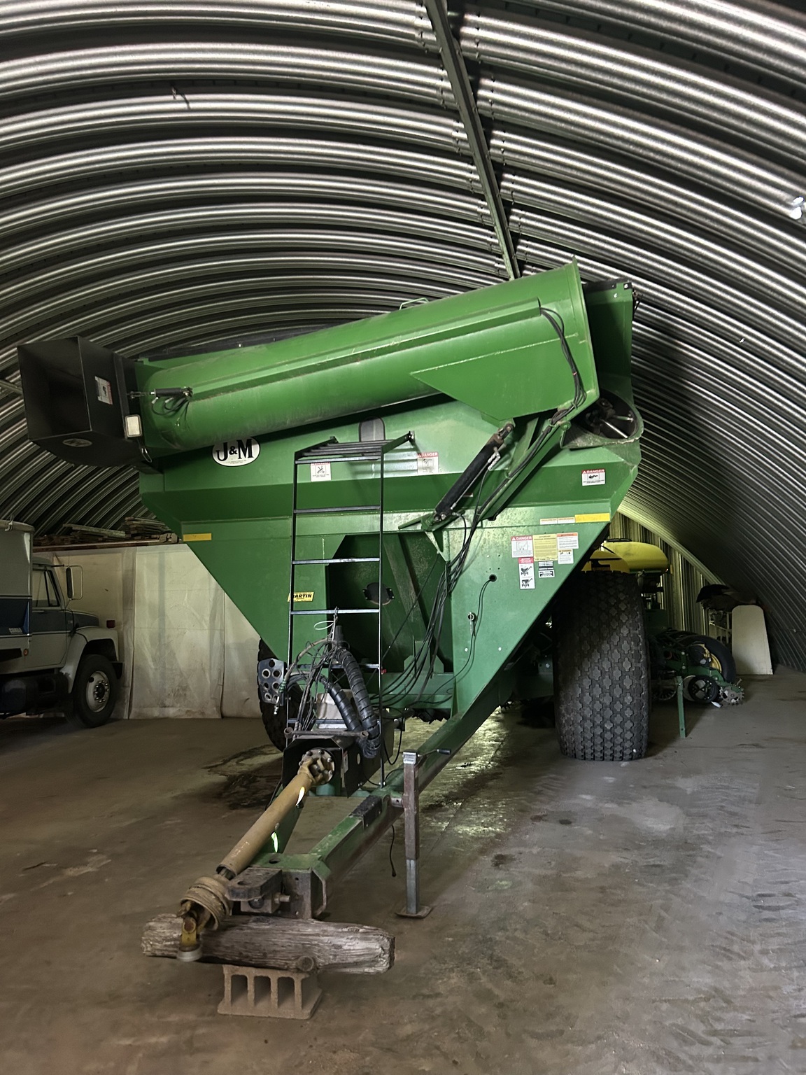 2009 J&M 1151-22S Grain Cart