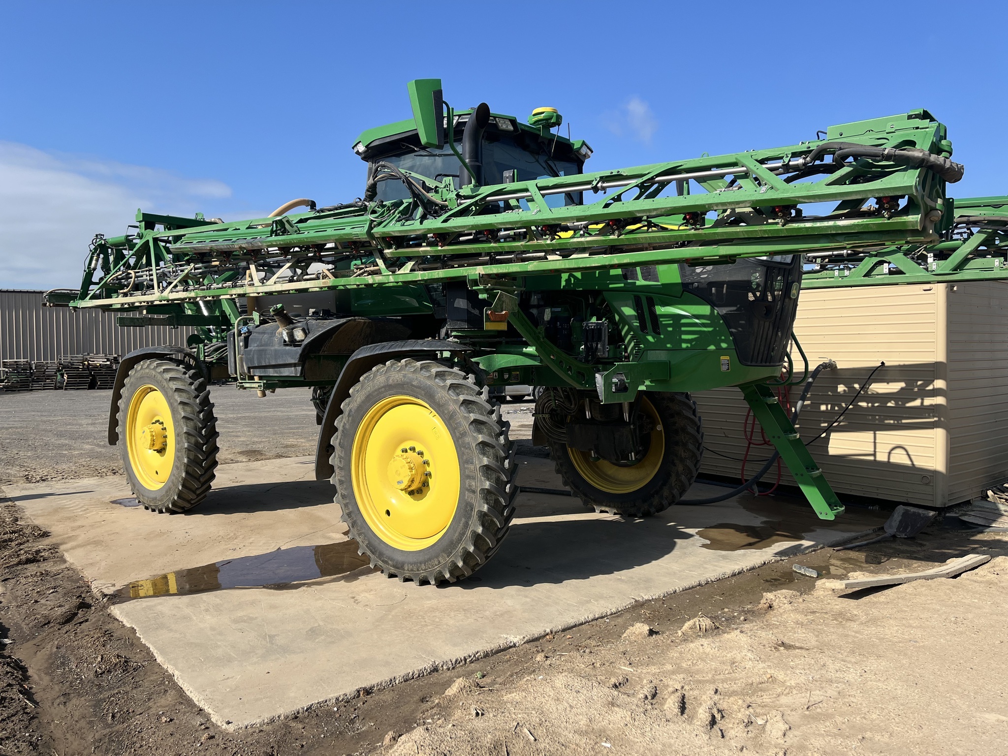 2022 John Deere 410R Self-Propelled Sprayer